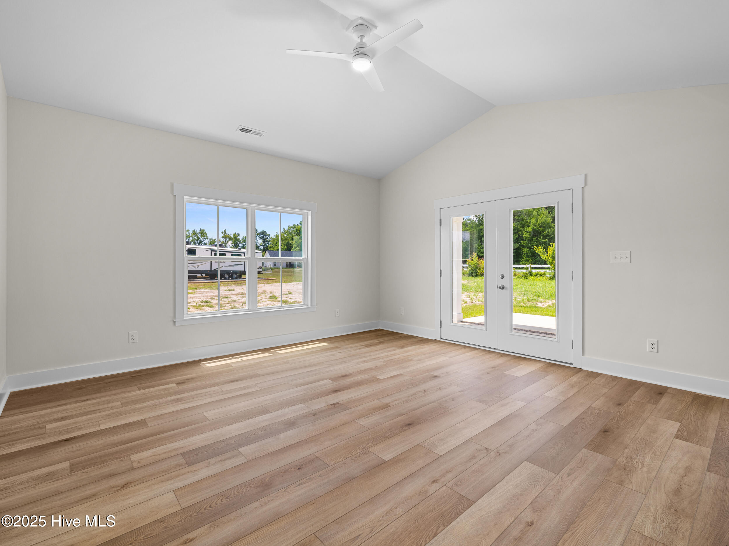305 Belgian Court Property Photo 13