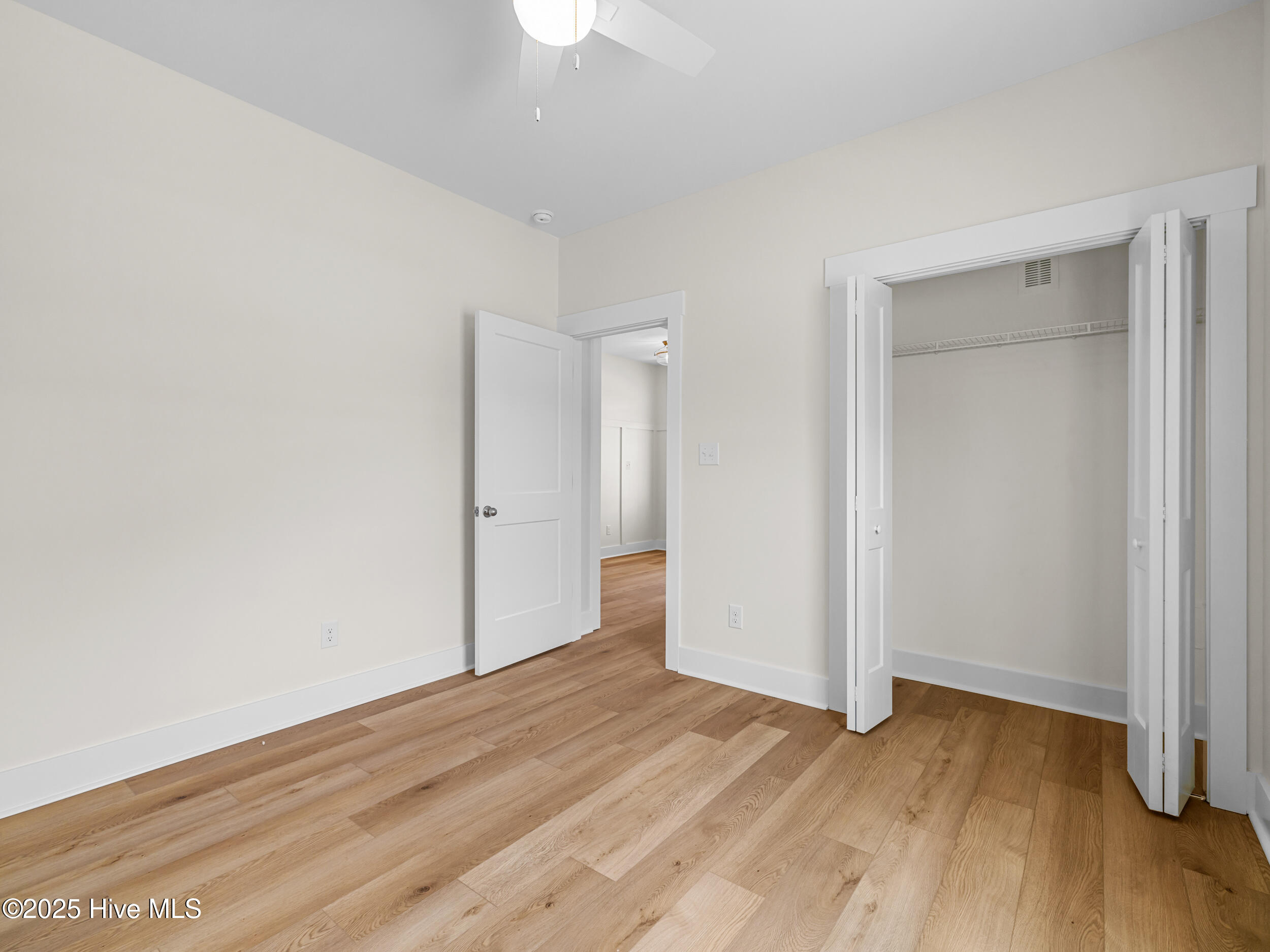 305 Belgian Court Property Photo 23