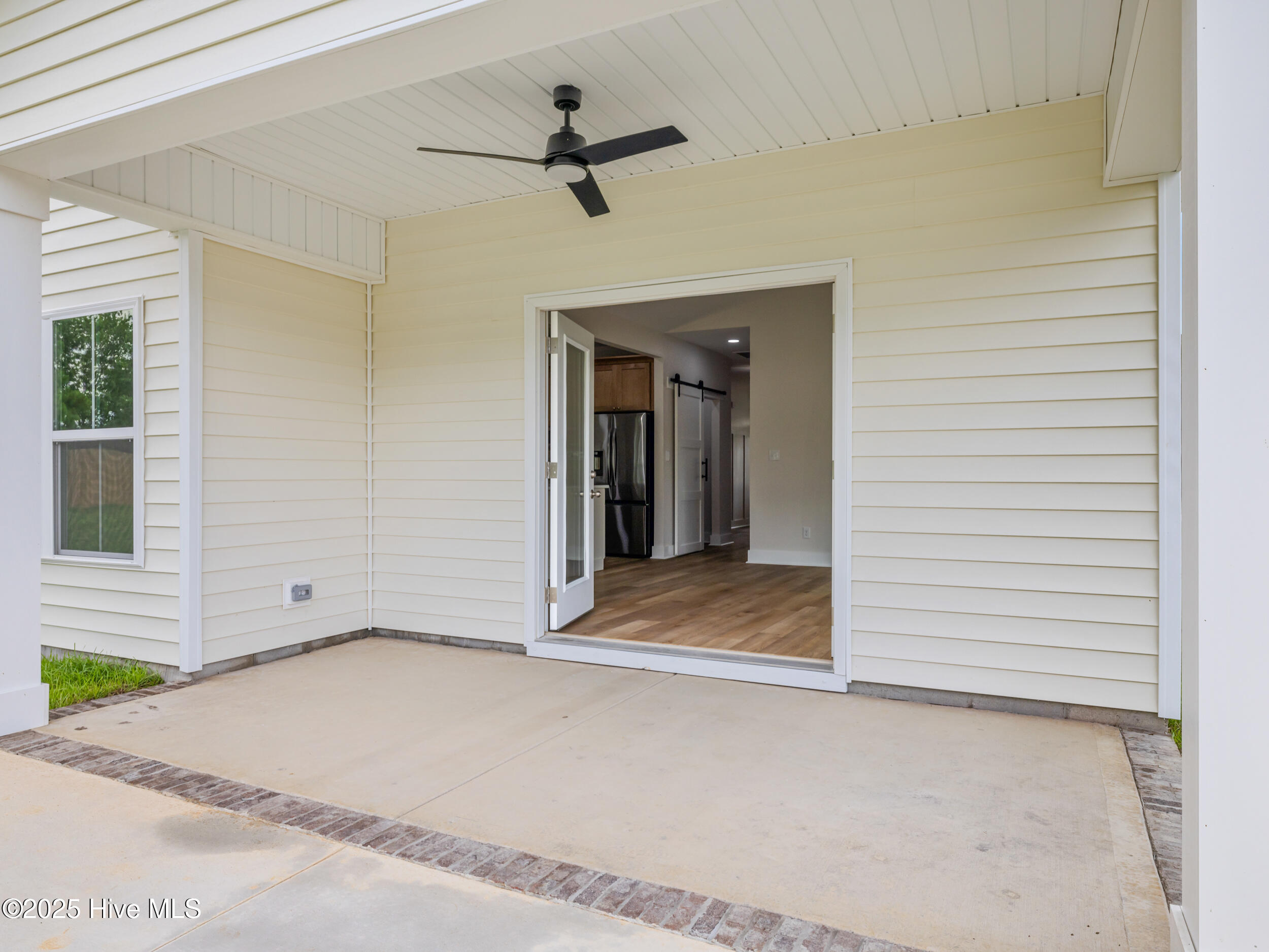 305 Belgian Court Property Photo 29