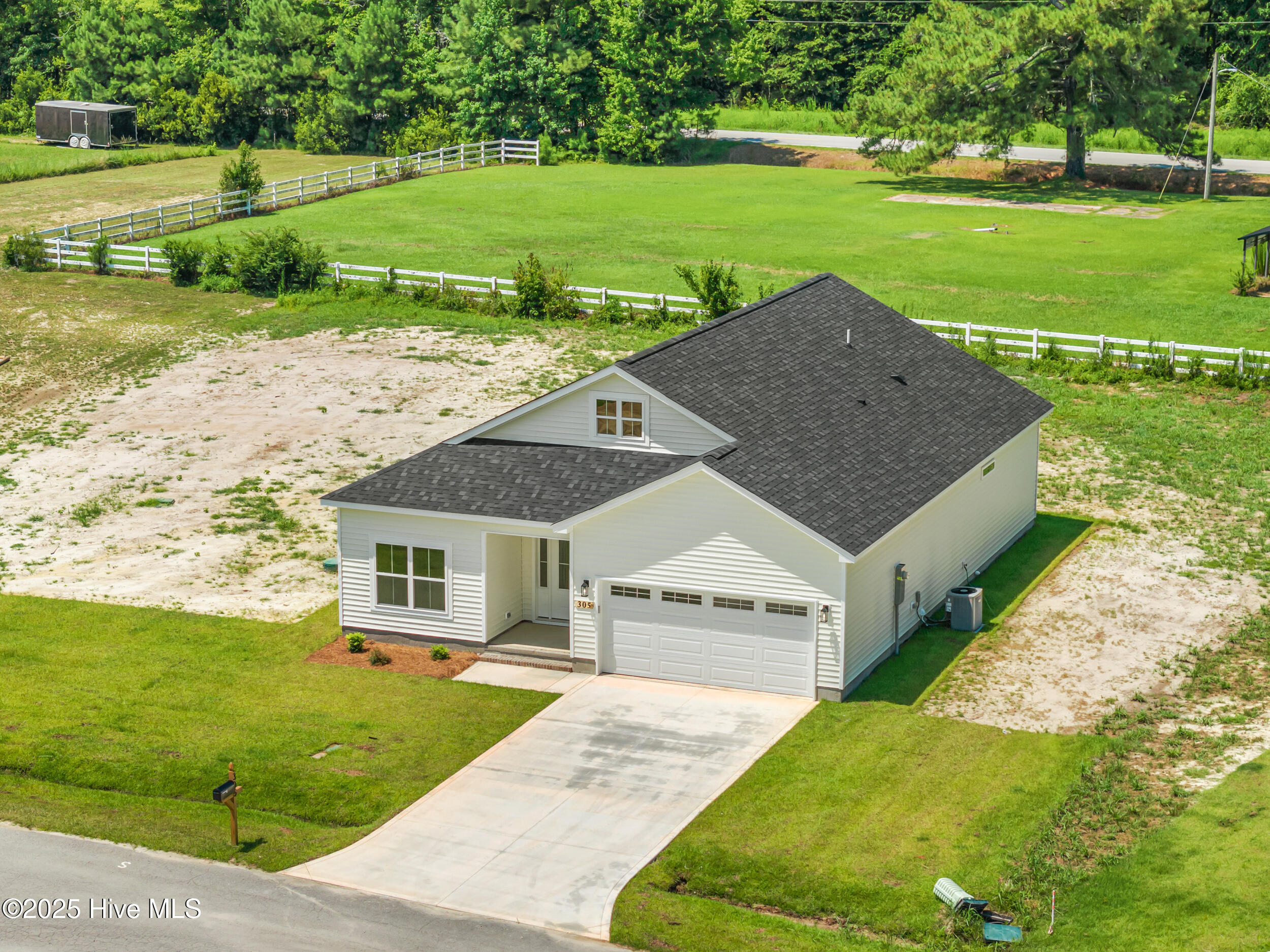 305 Belgian Court Property Photo 33