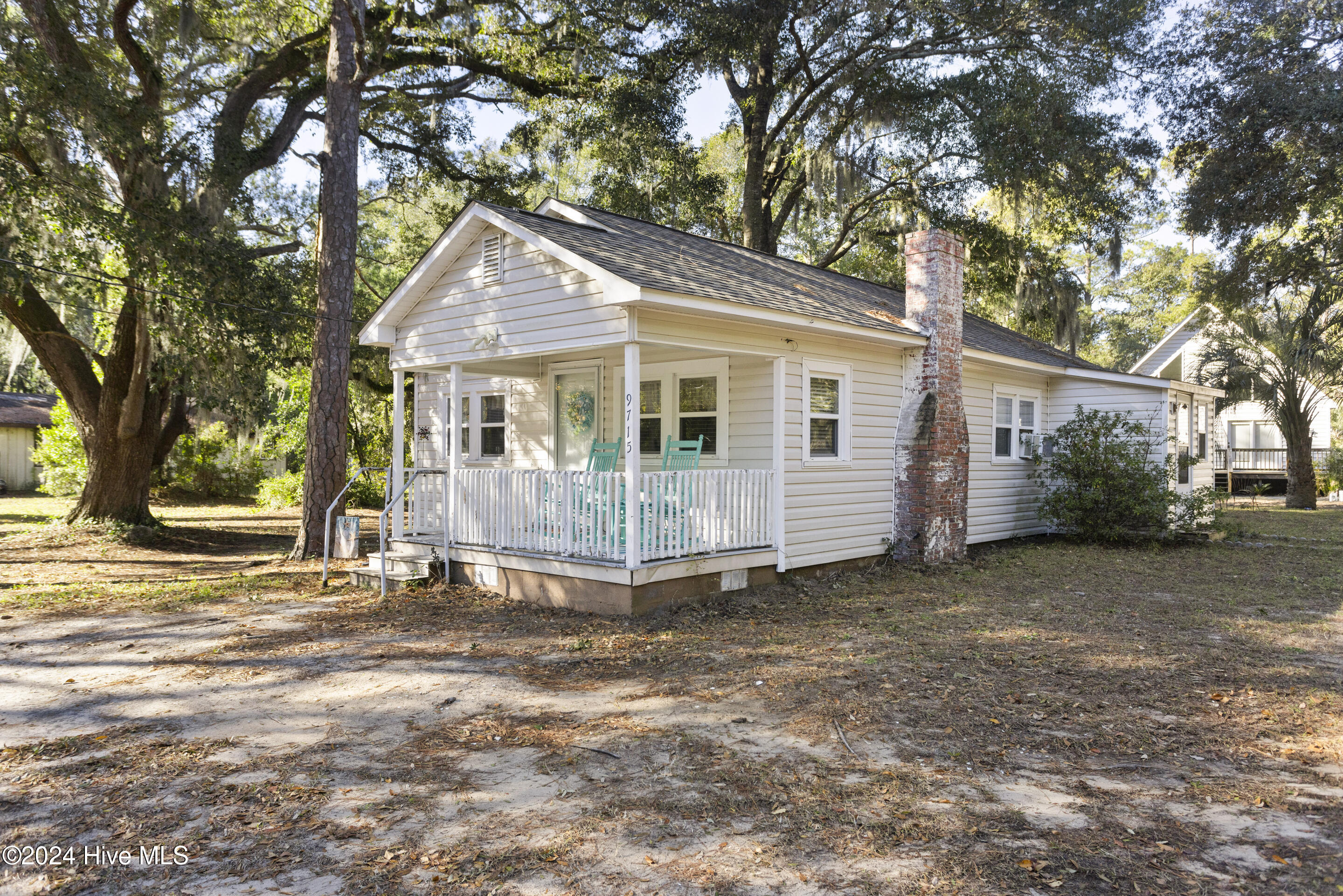 9715 River Road Property Photo 2