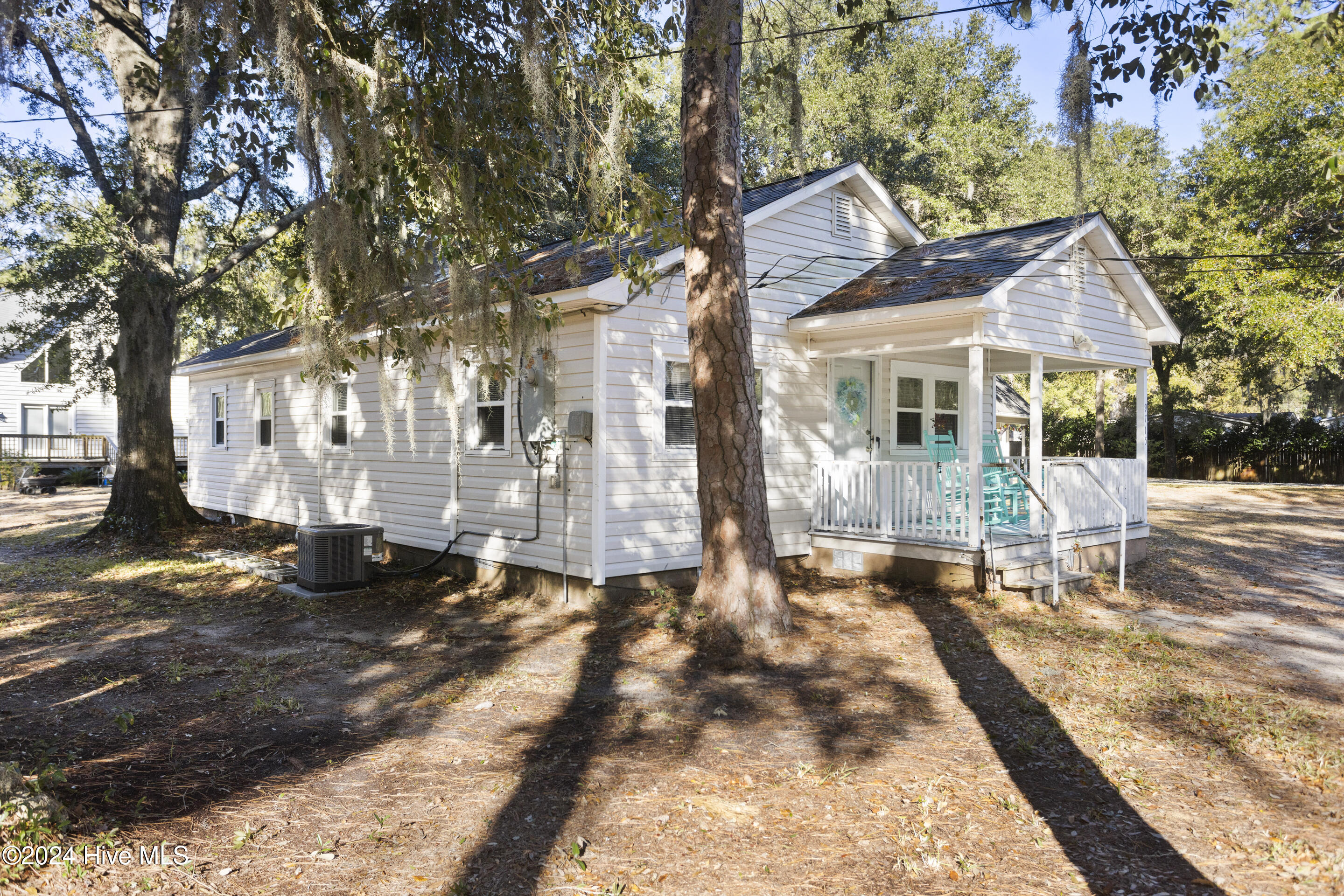 9715 River Road Property Photo 4