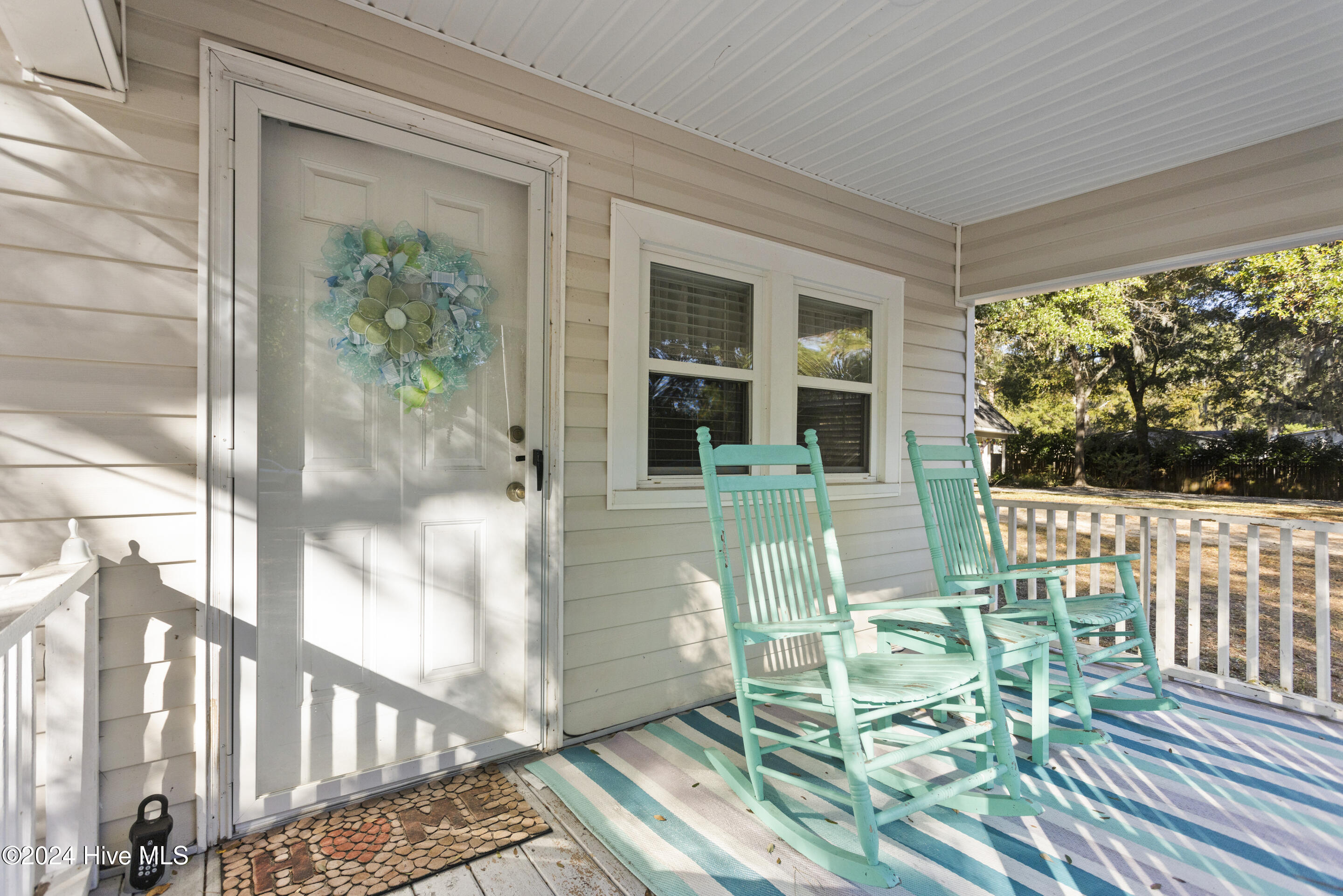 9715 River Road Property Photo 6