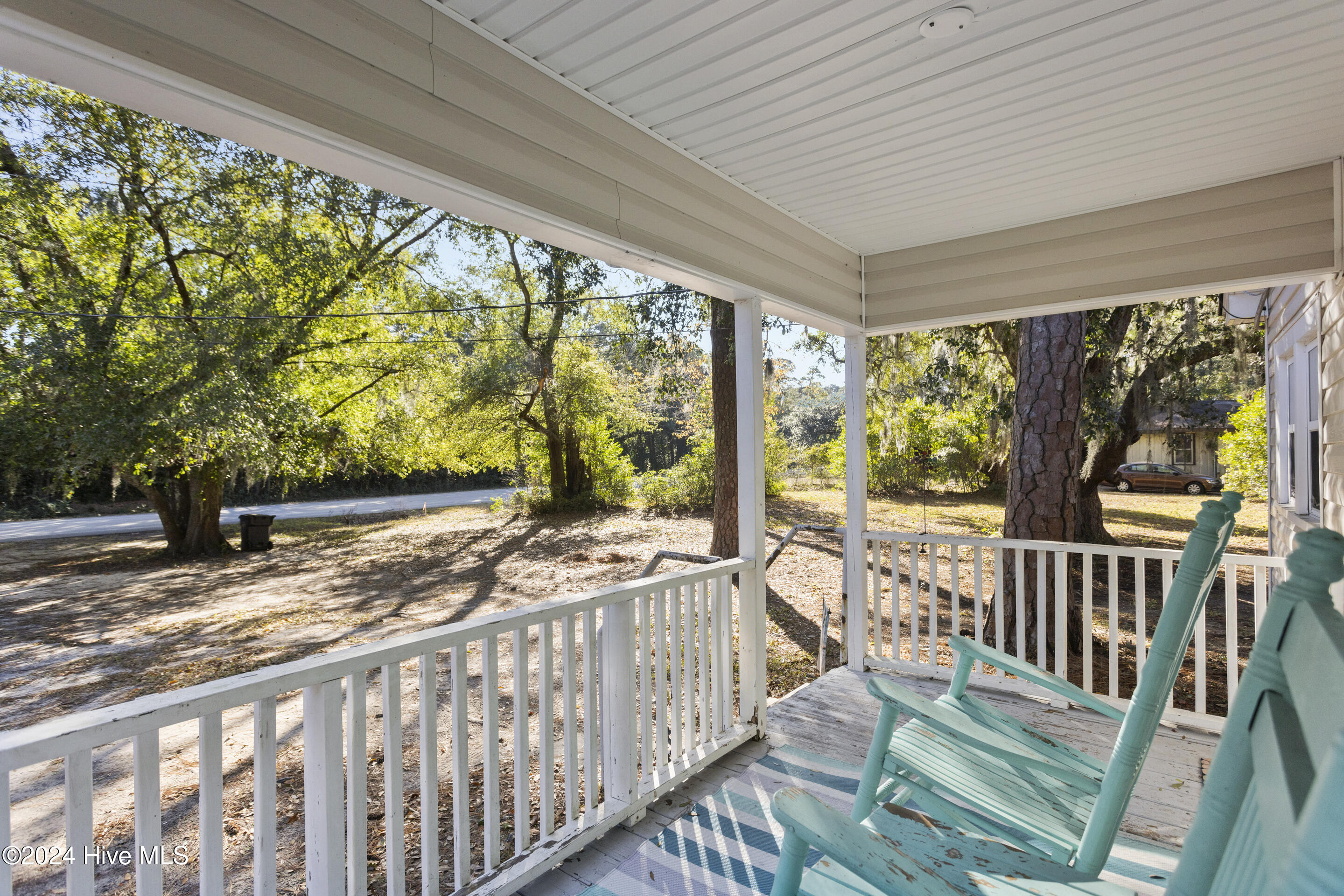 9715 River Road Property Photo 7