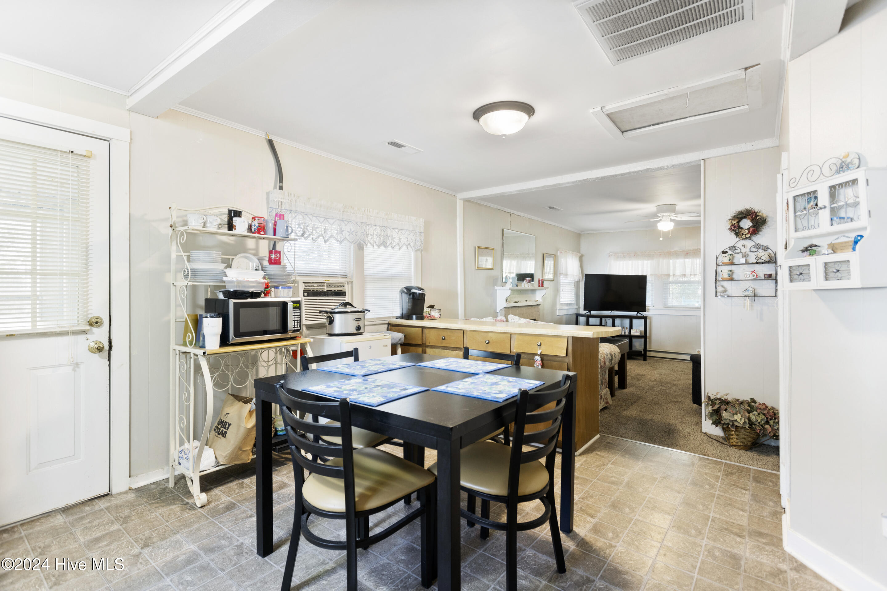 9715 River Road Property Photo 10