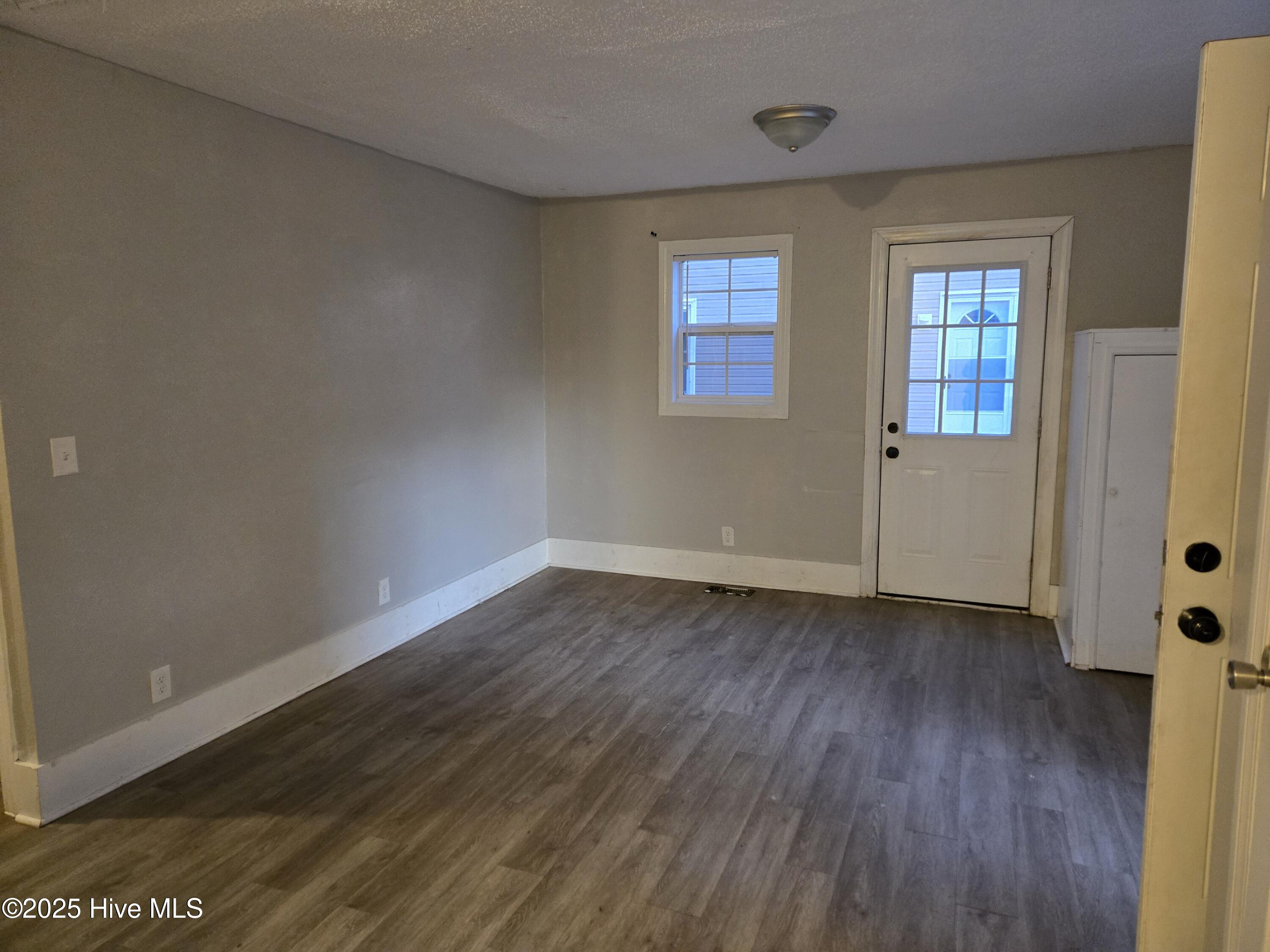 306 Richlands Avenue Property Photo 6