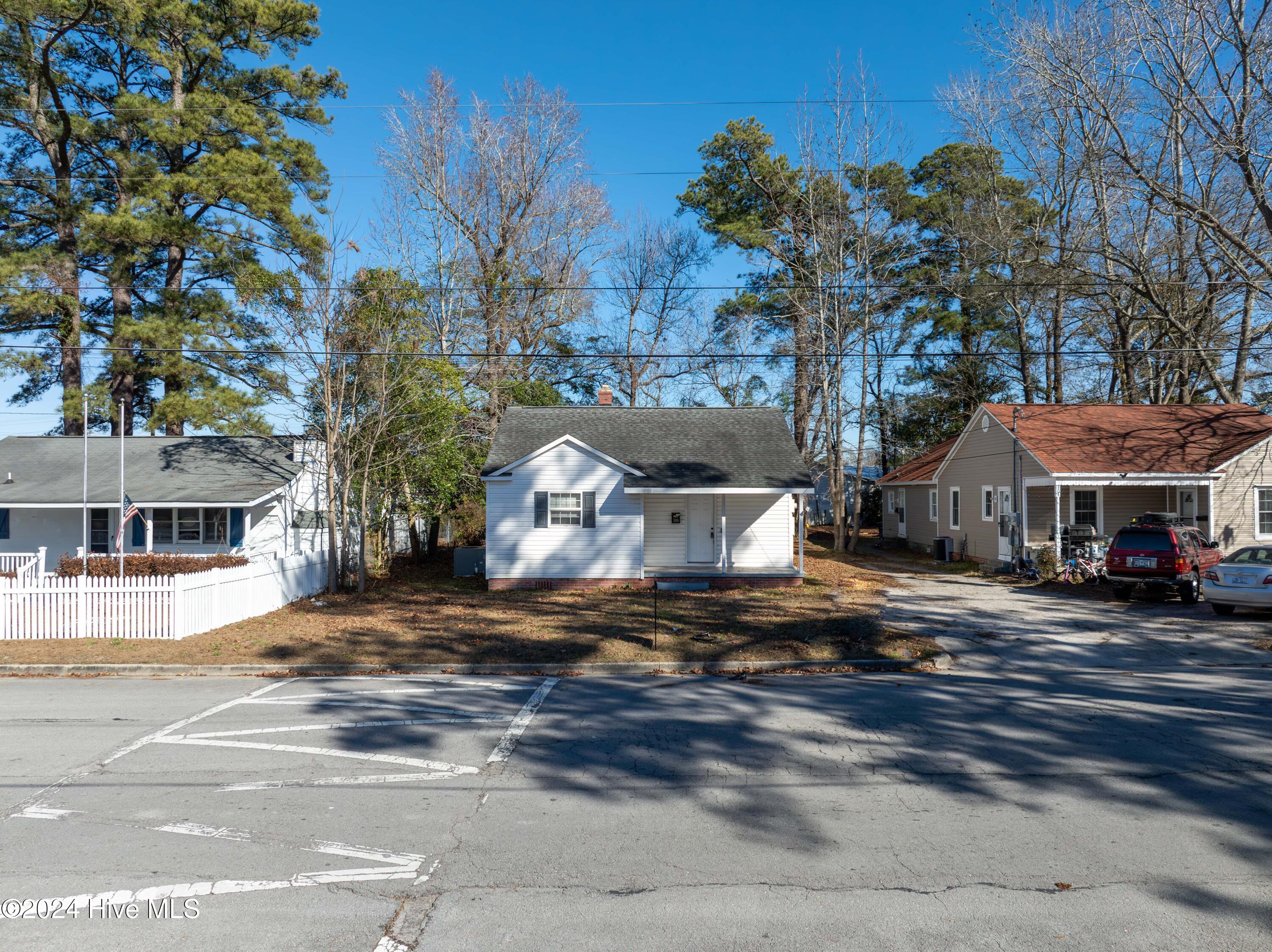 306 Richlands Avenue Property Photo 8