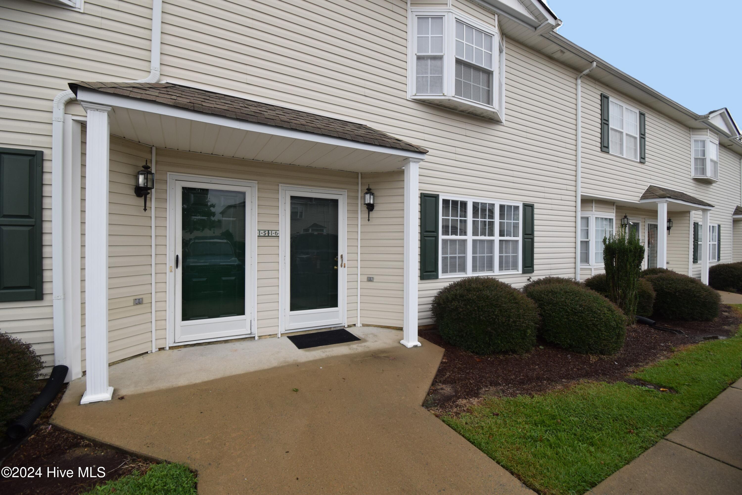 2385 Vineyard Drive I6 Property Photo 1