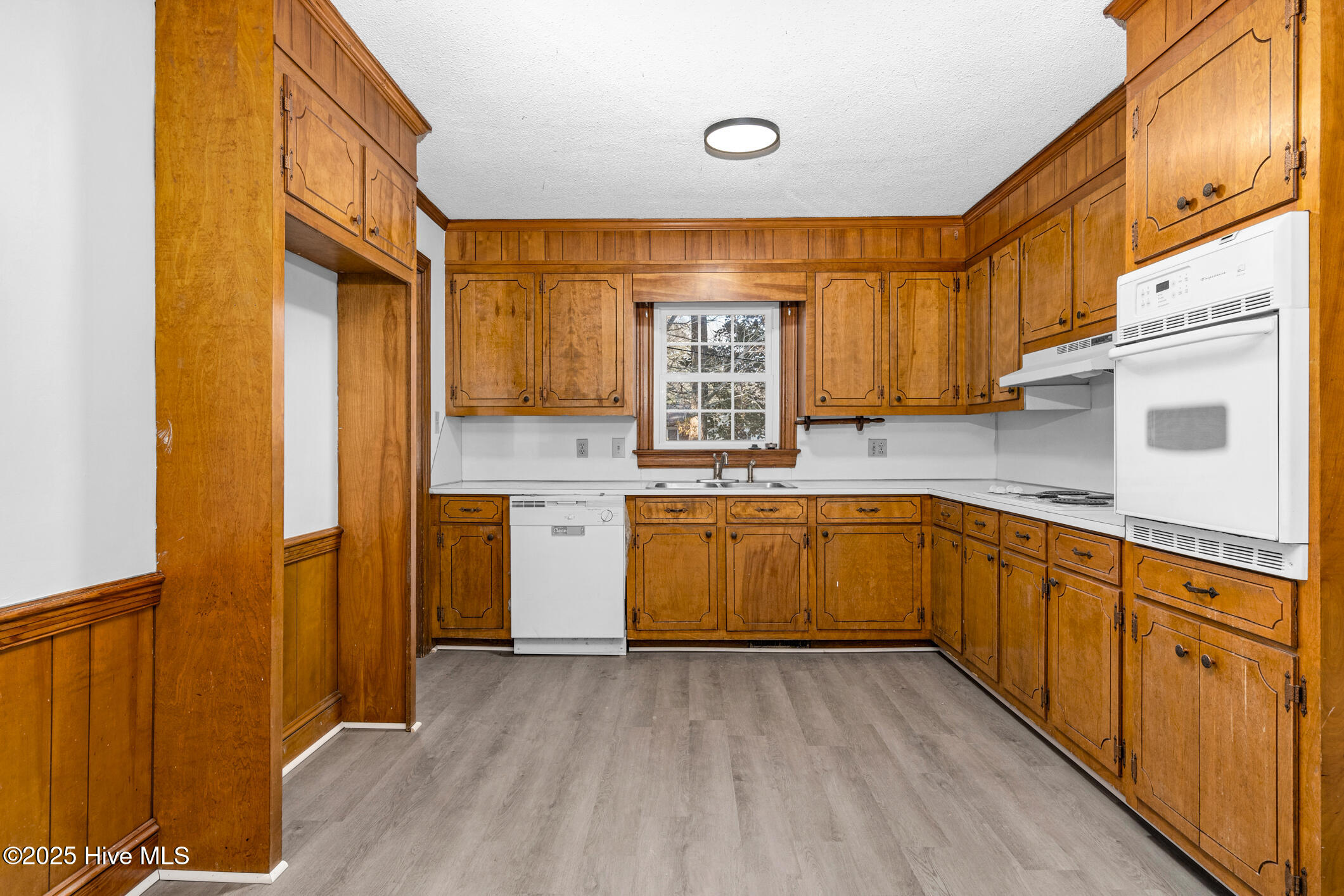 1211 Red Banks Road Property Photo 10