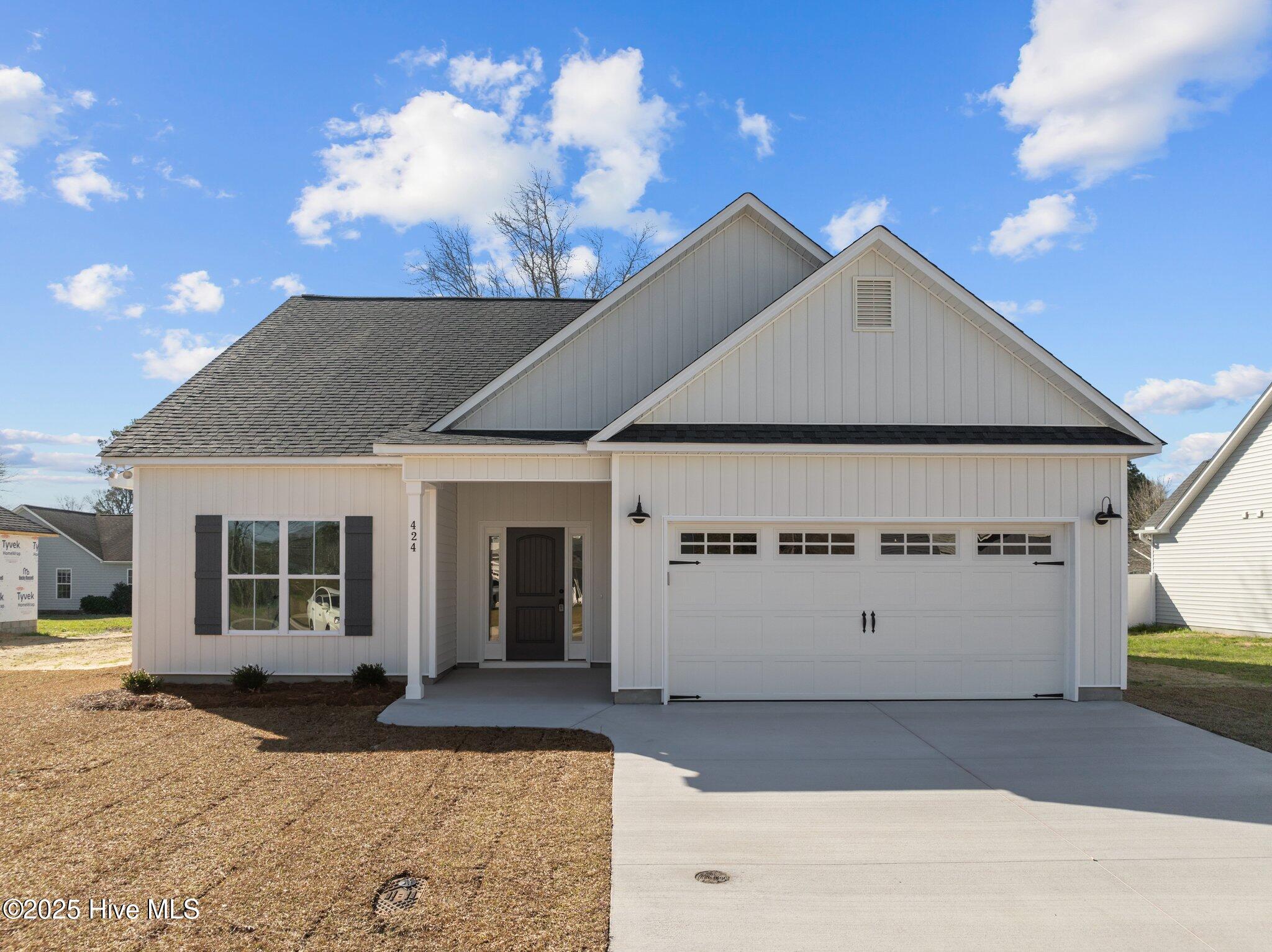 424 Pepperbush Court Property Photo 1