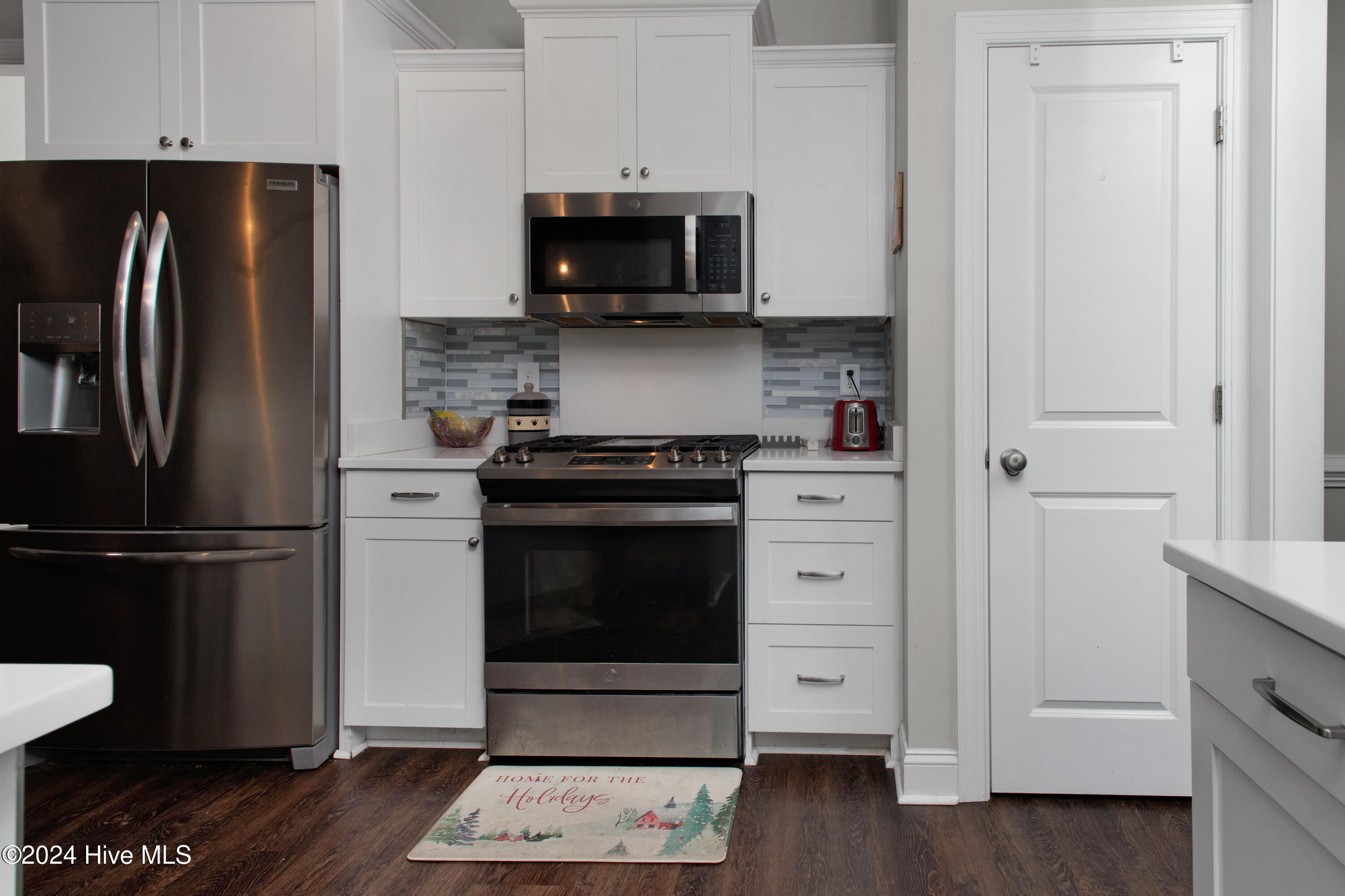 180 Laura Drive Property Photo 13
