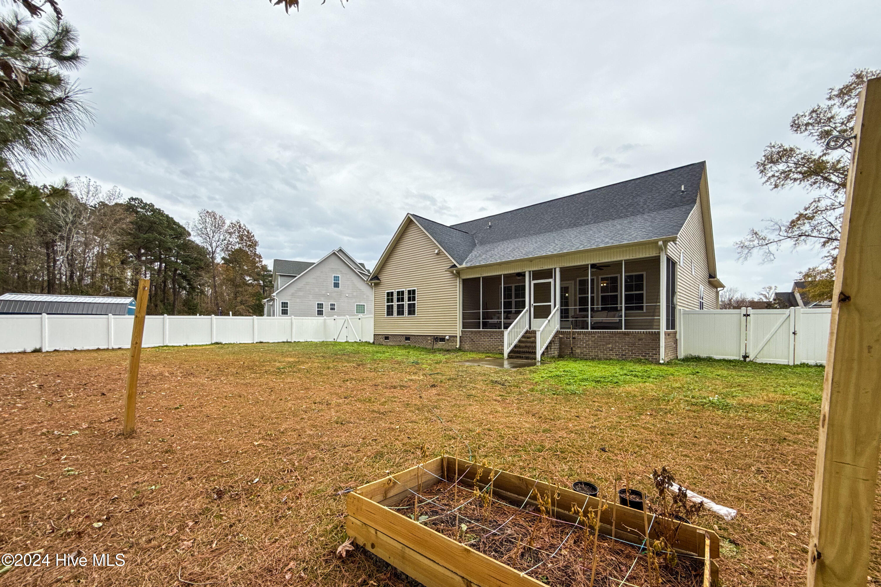 180 Laura Drive Property Photo 26