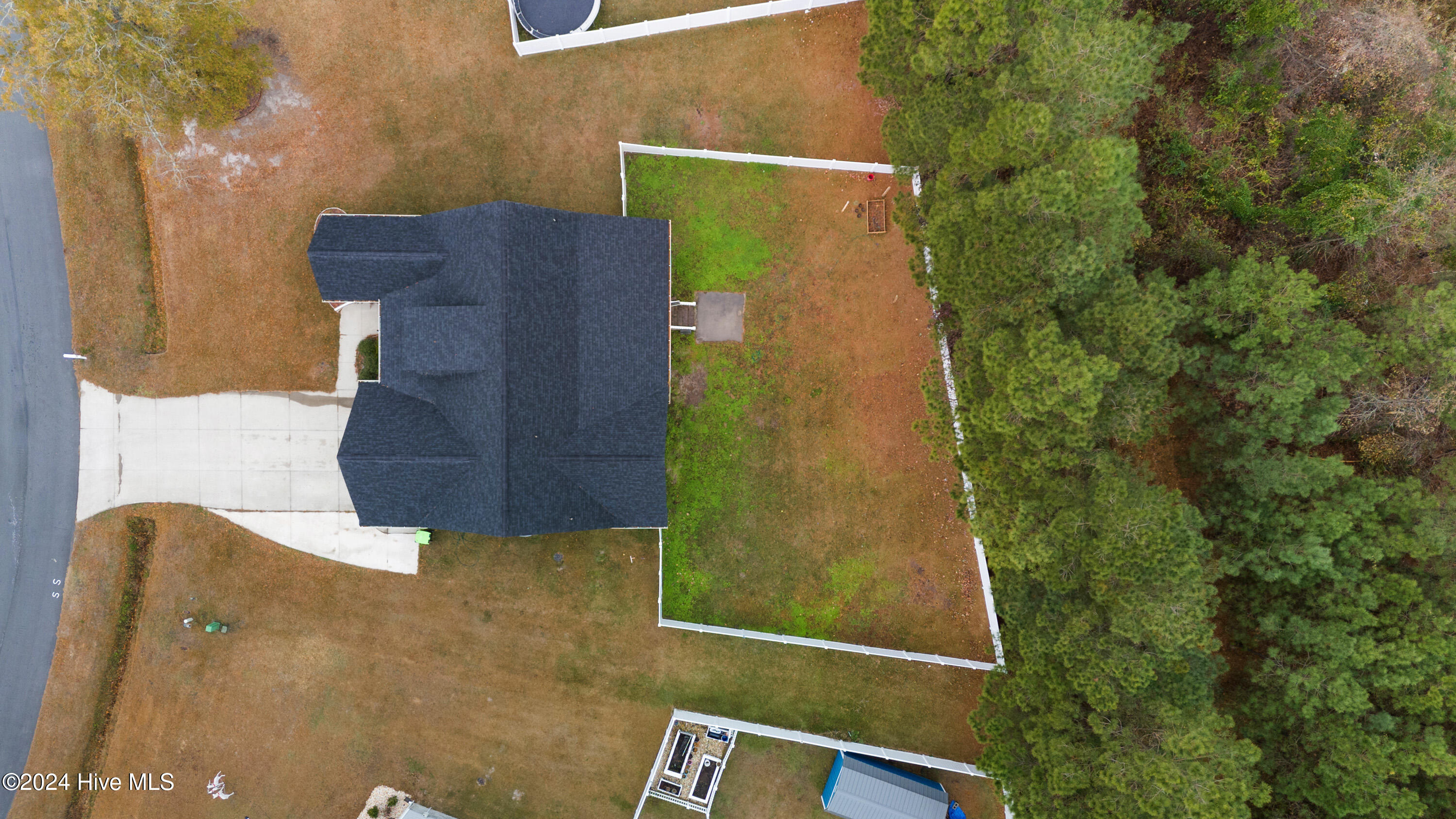 180 Laura Drive Property Photo 27