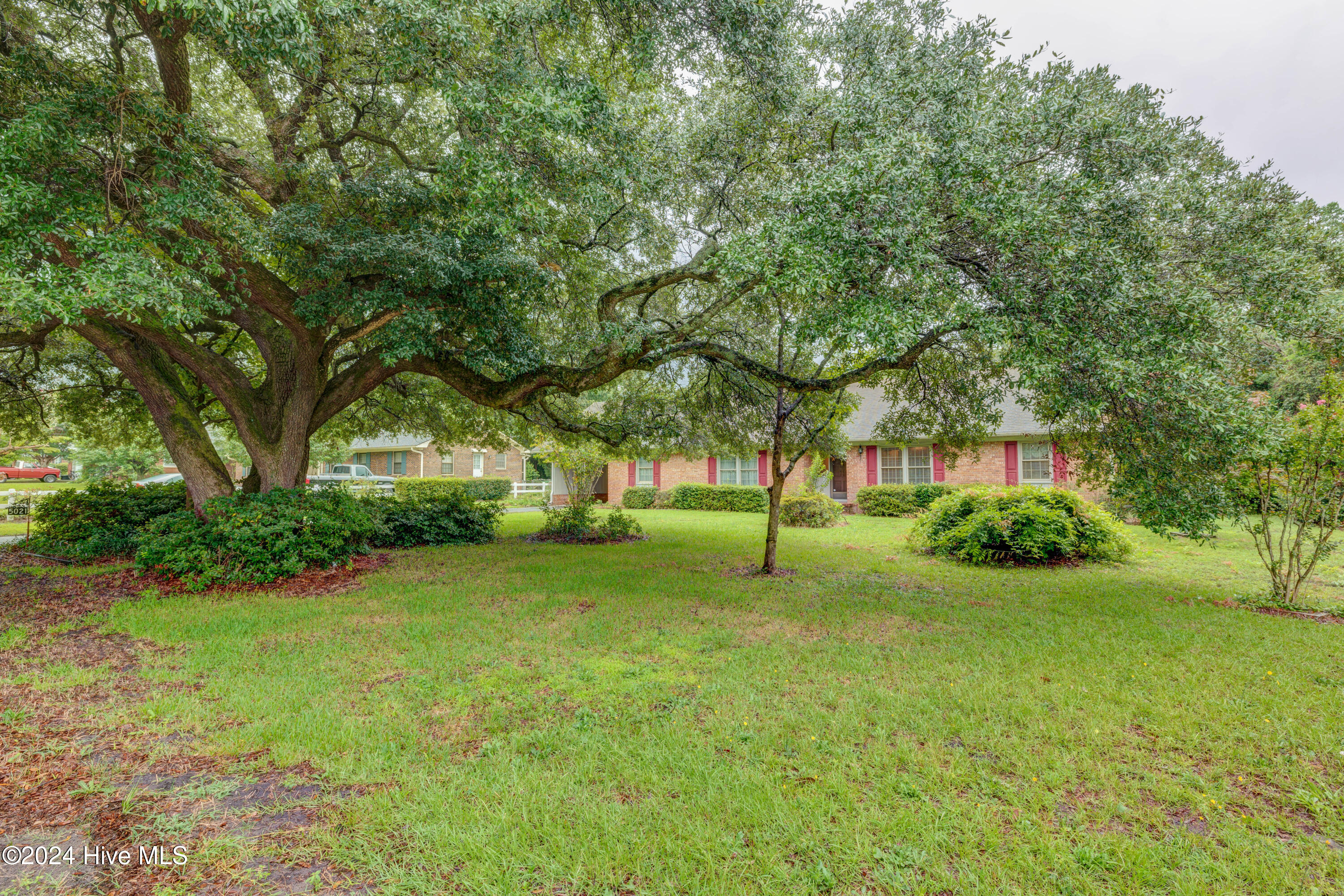 5021 College Acres Drive Property Photo 2