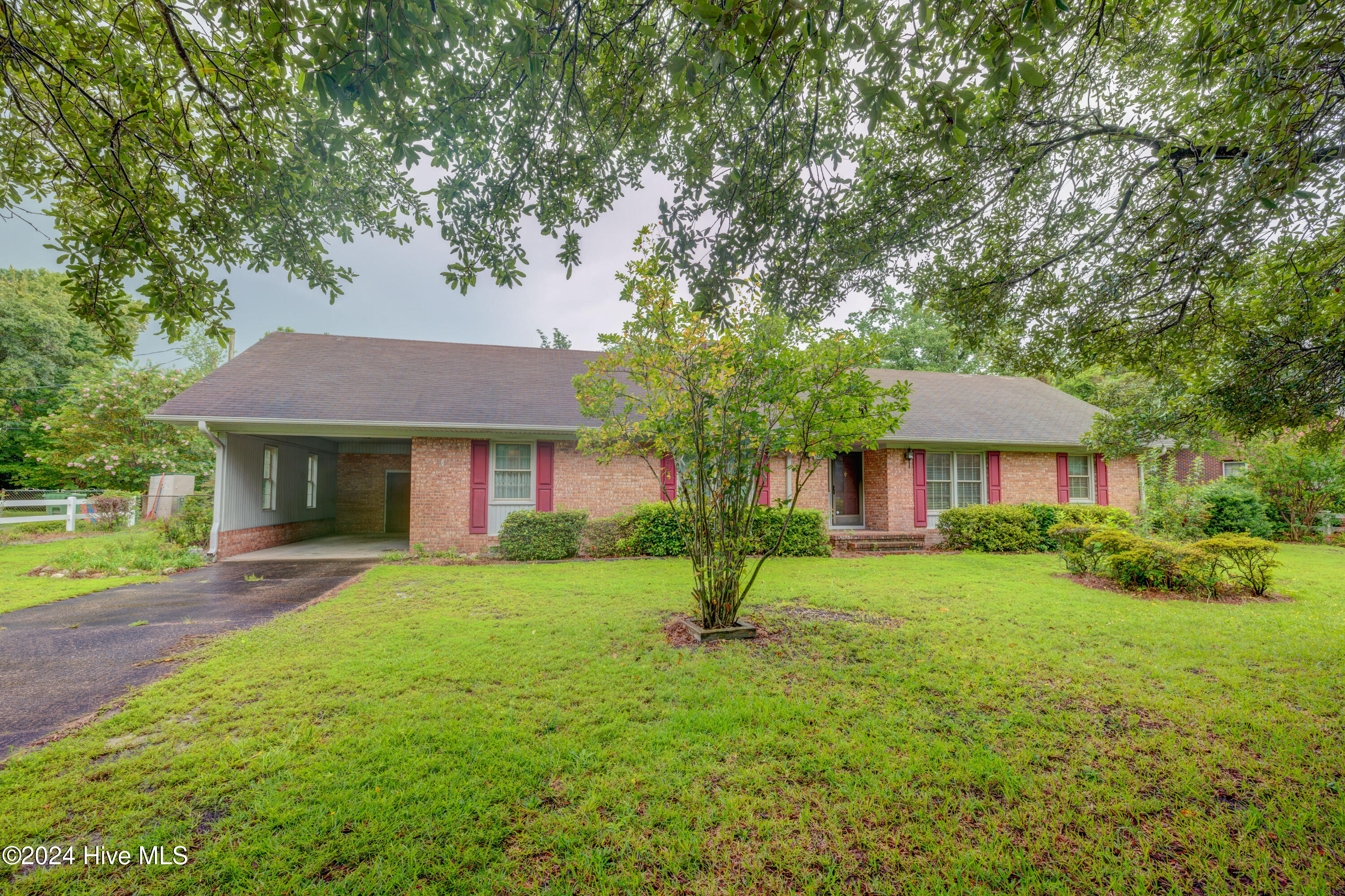 5021 College Acres Drive Property Photo 3