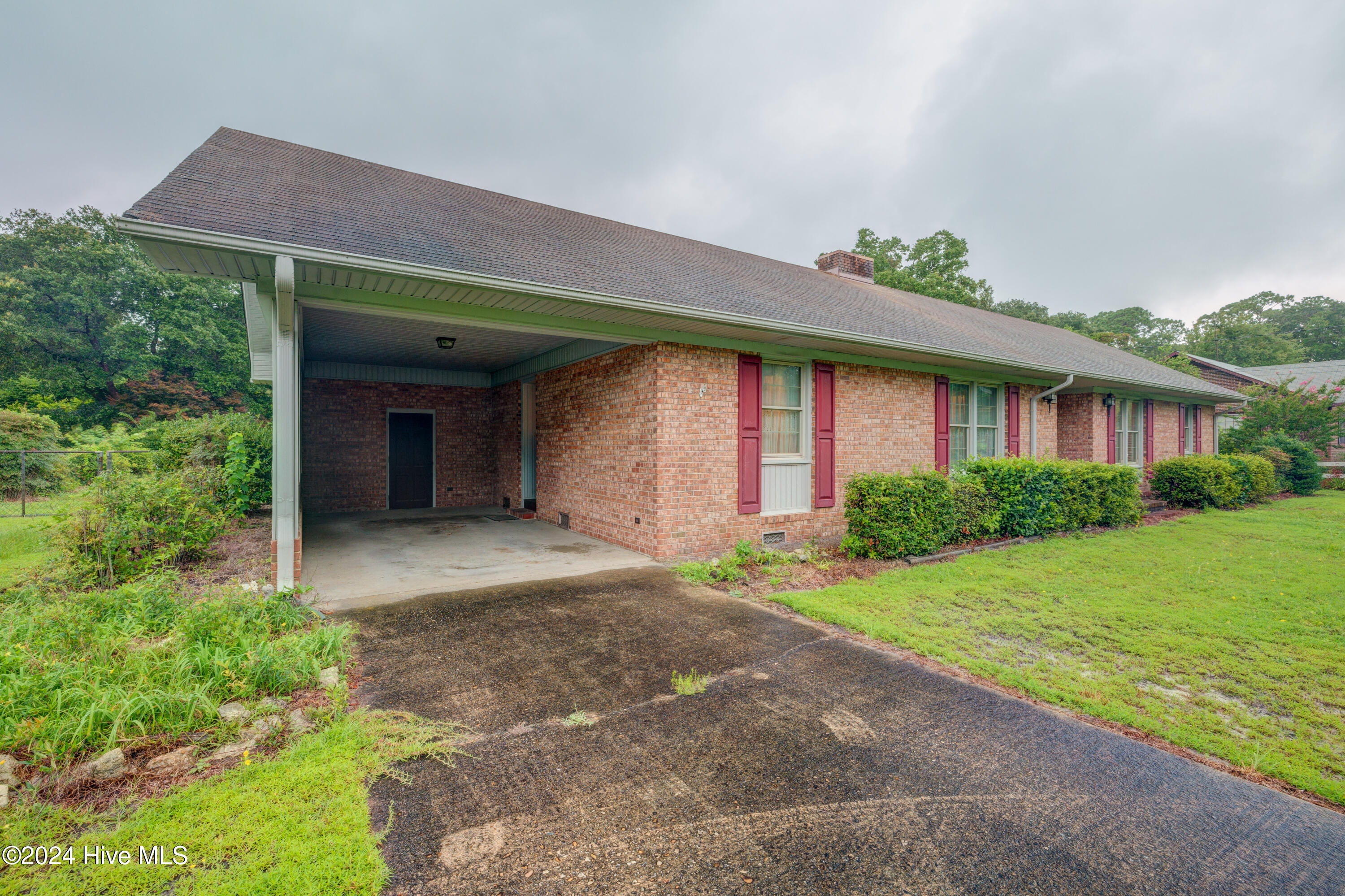5021 College Acres Drive Property Photo 4