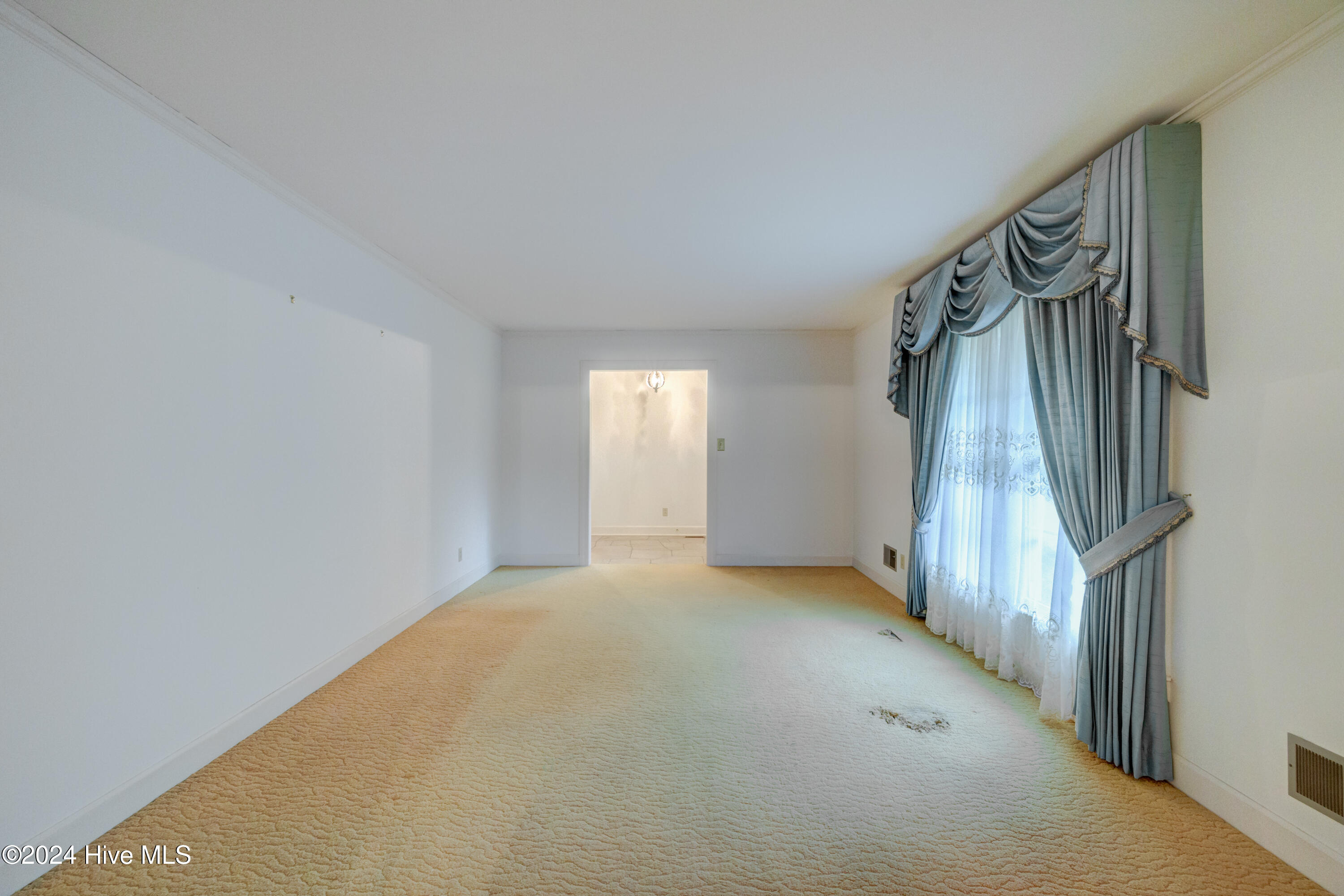 5021 College Acres Drive Property Photo 9