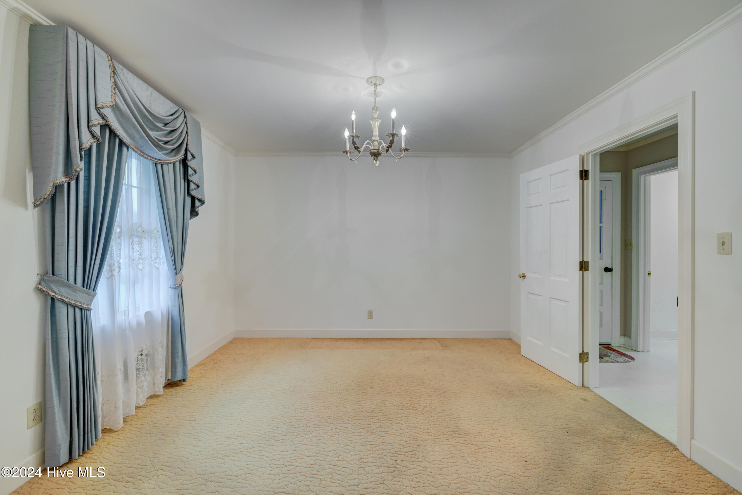 5021 College Acres Drive Property Photo 11