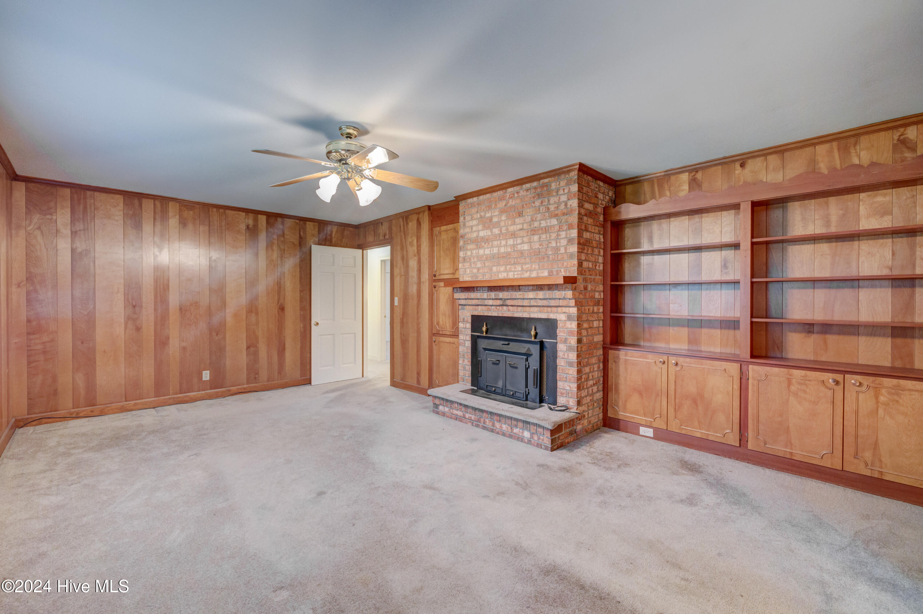 5021 College Acres Drive Property Photo 18