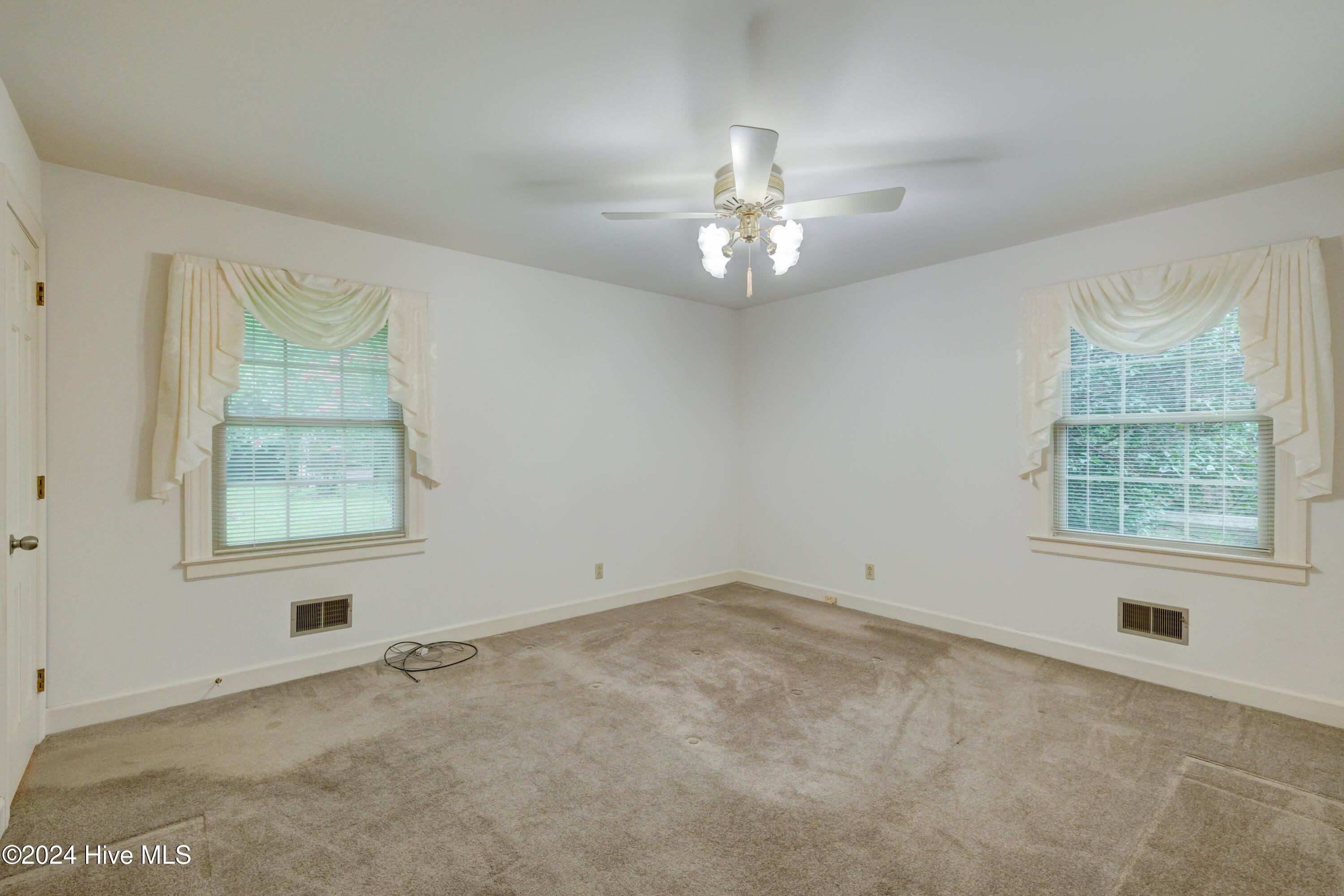 5021 College Acres Drive Property Photo 29