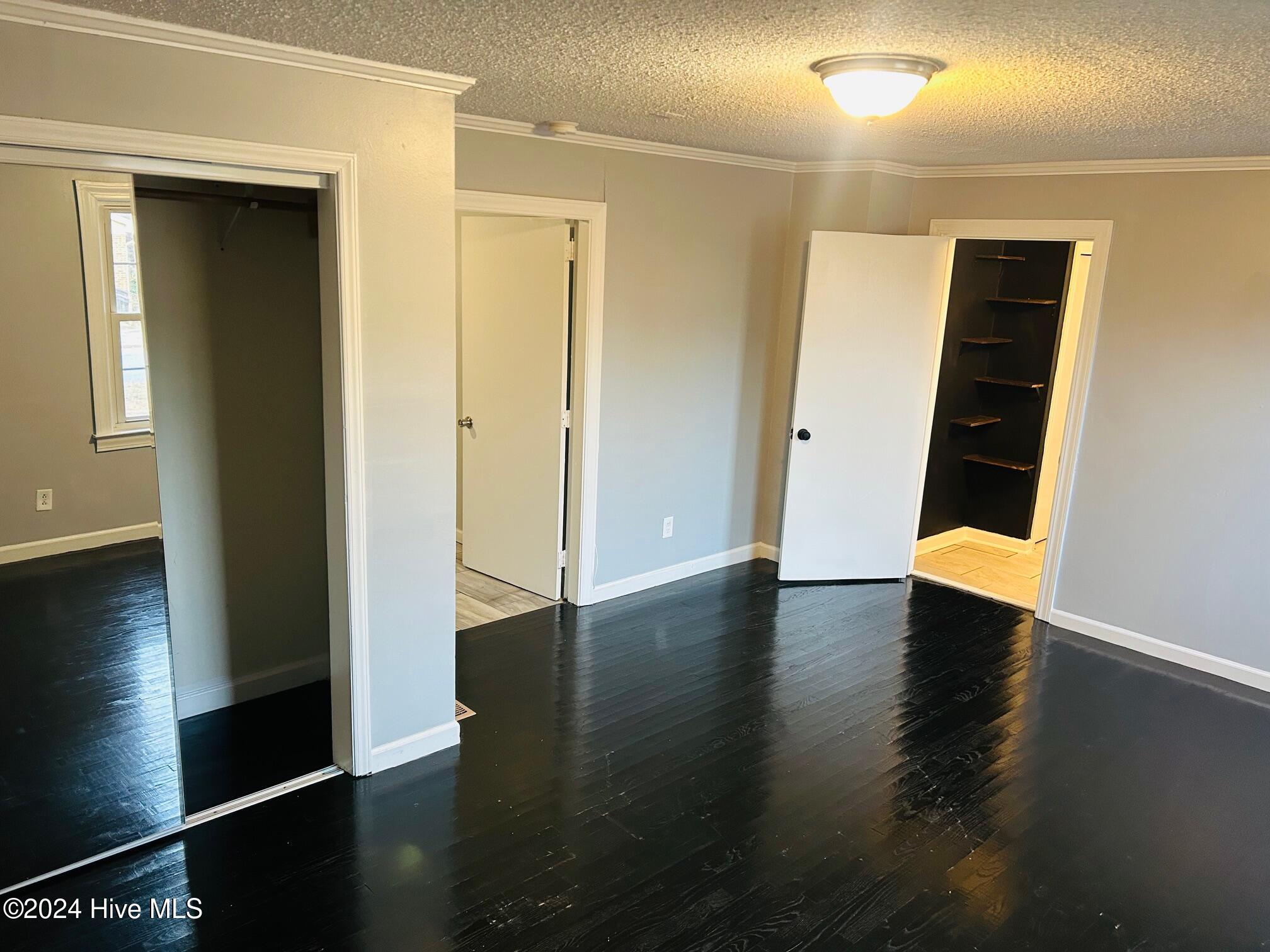 3300 Pinetree Lane Property Photo 4
