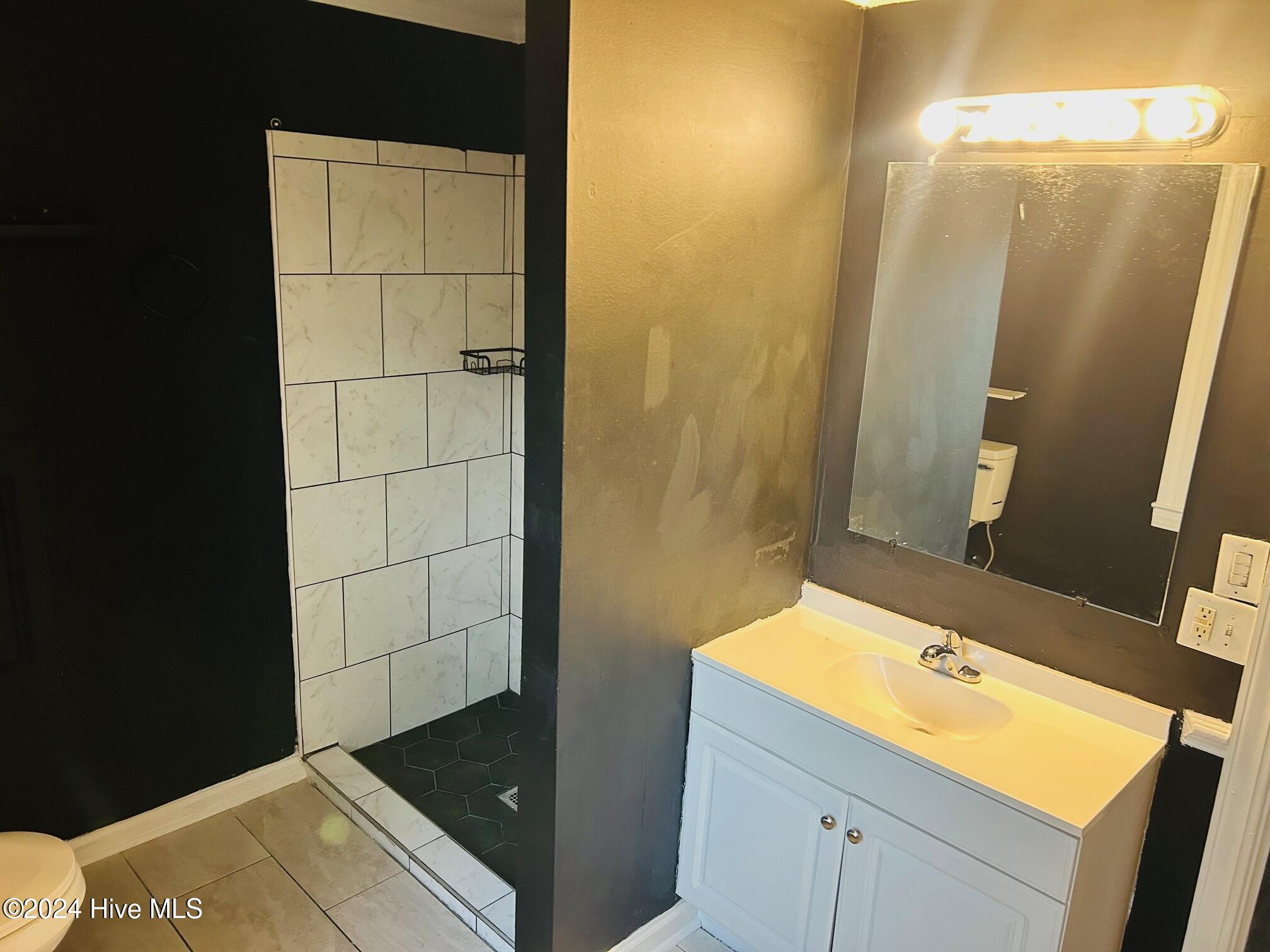 3300 Pinetree Lane Property Photo 5