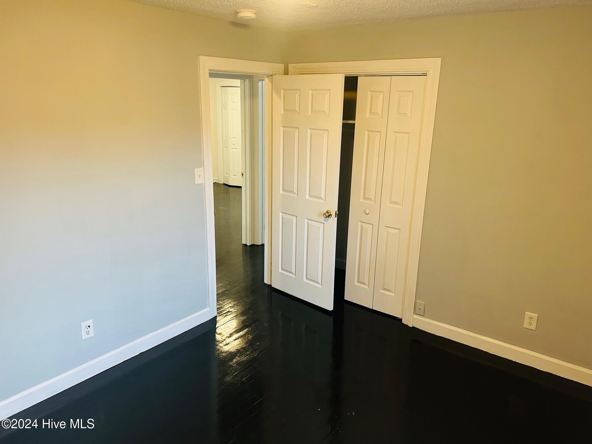 3300 Pinetree Lane Property Photo 8