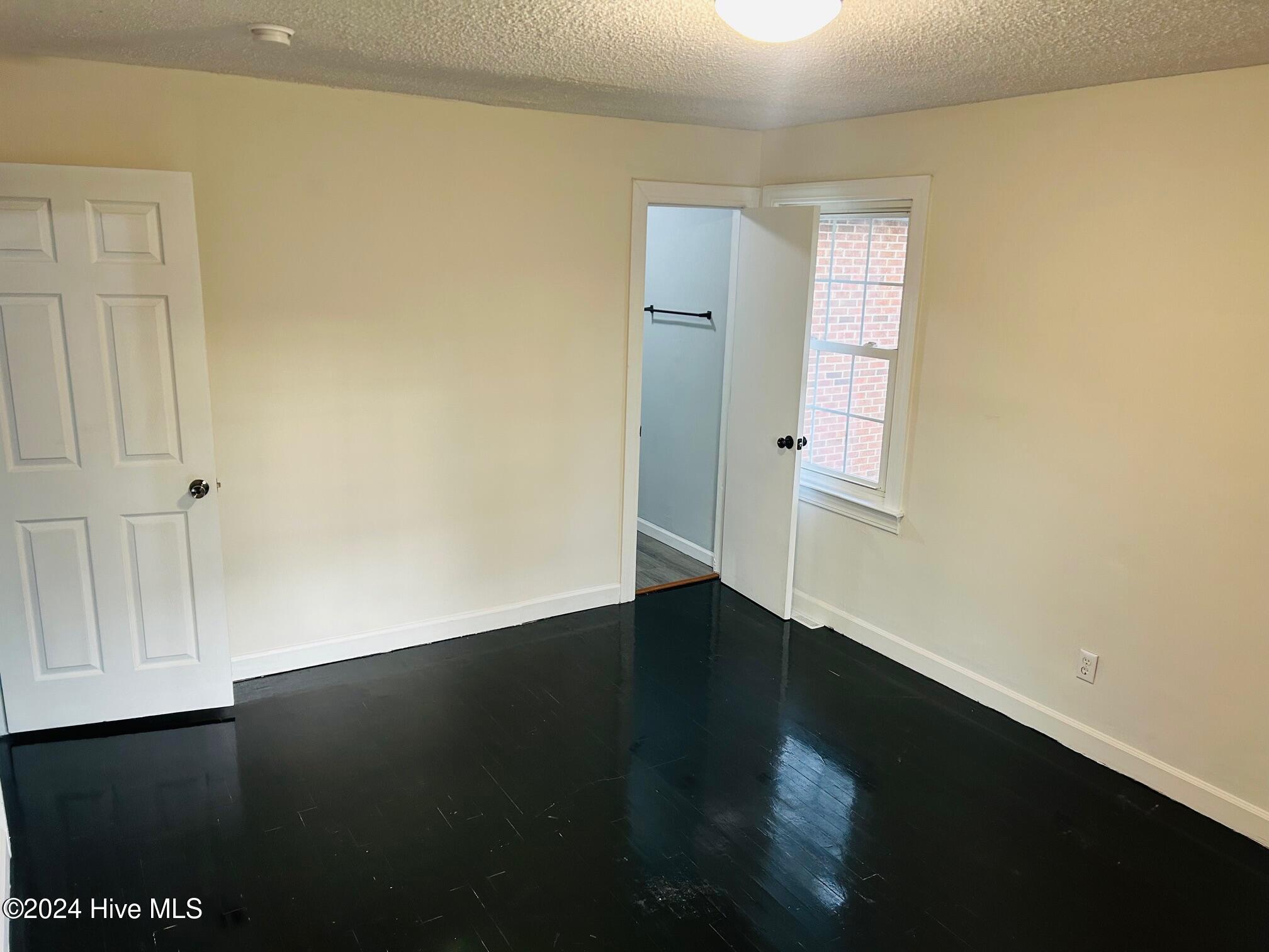 3300 Pinetree Lane Property Photo 9
