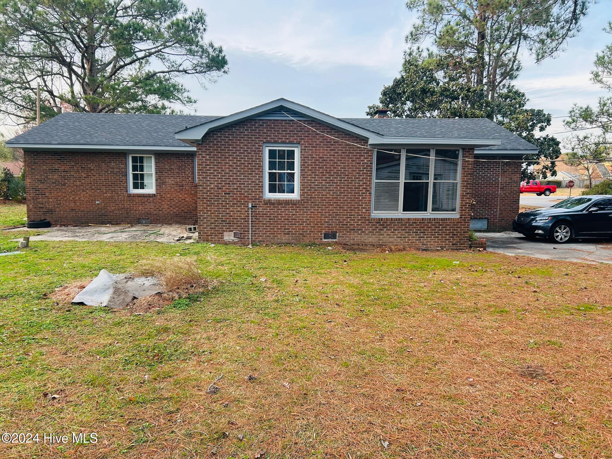 3300 Pinetree Lane Property Photo 17