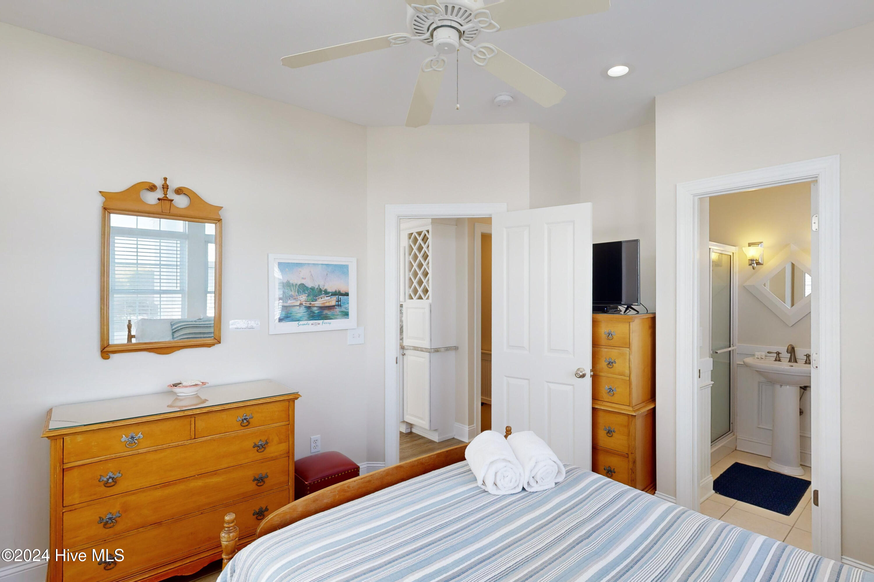 4256 Island Drive Property Photo 46