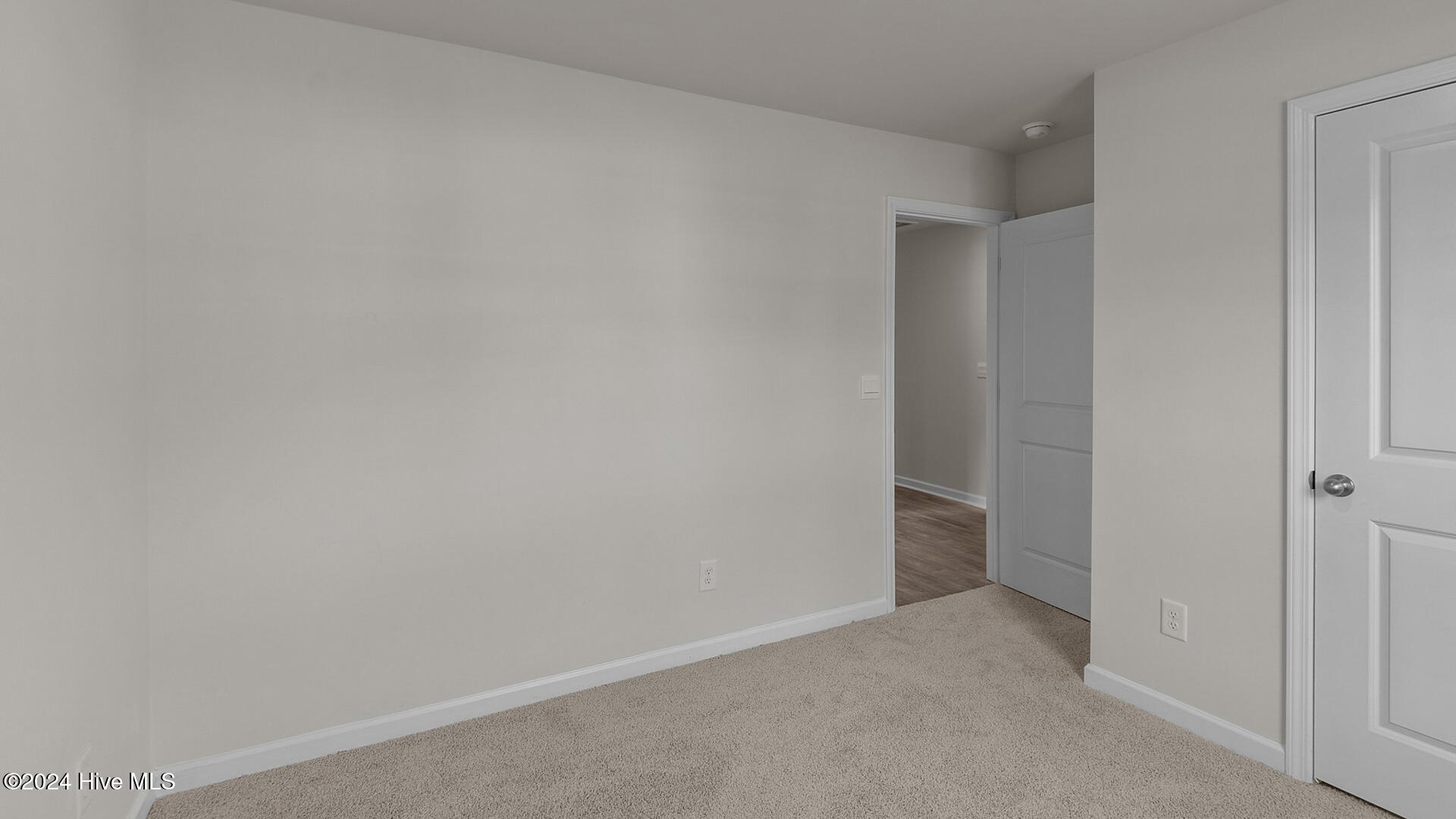 1908 Butterfield Lane Property Photo 3
