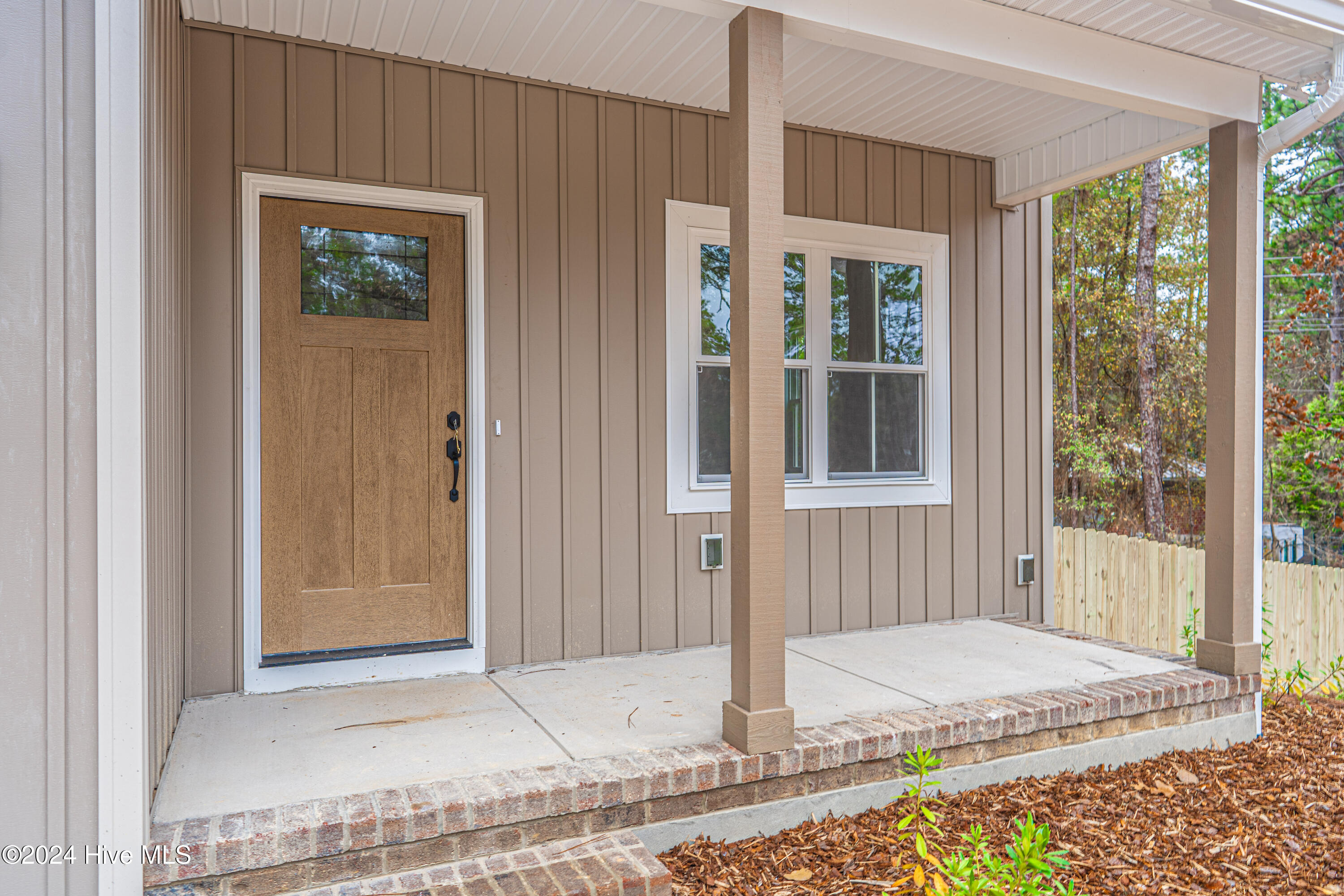 1725 Longleaf Drive Property Photo 6