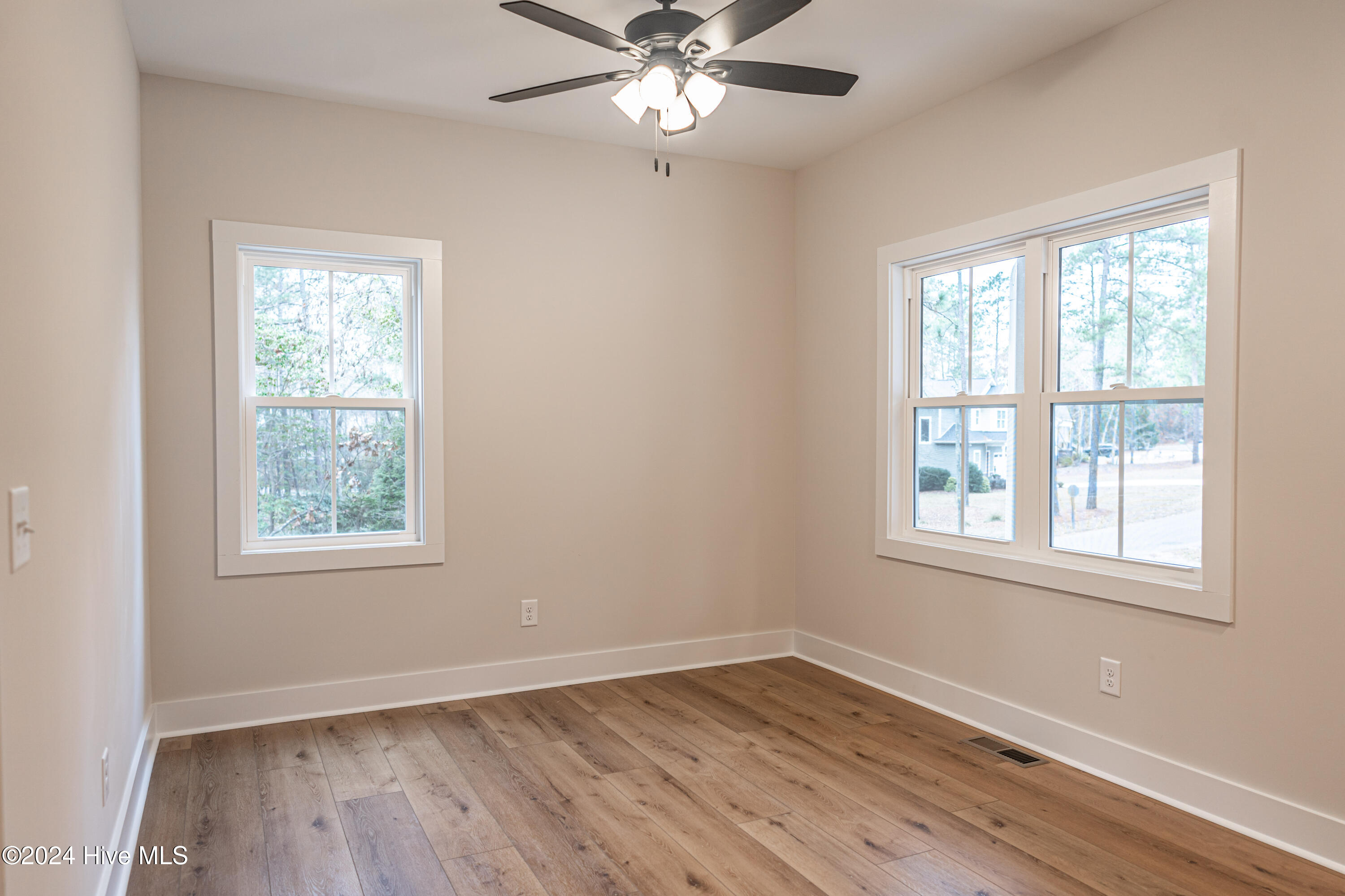 1725 Longleaf Drive Property Photo 13