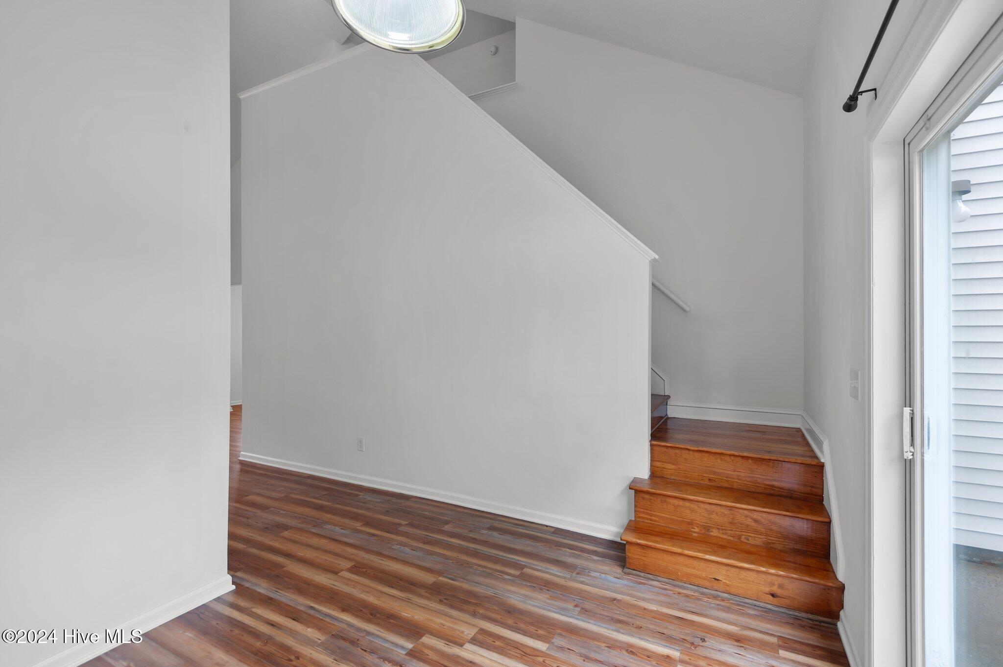 1127 Brownlea Drive B Property Photo 20