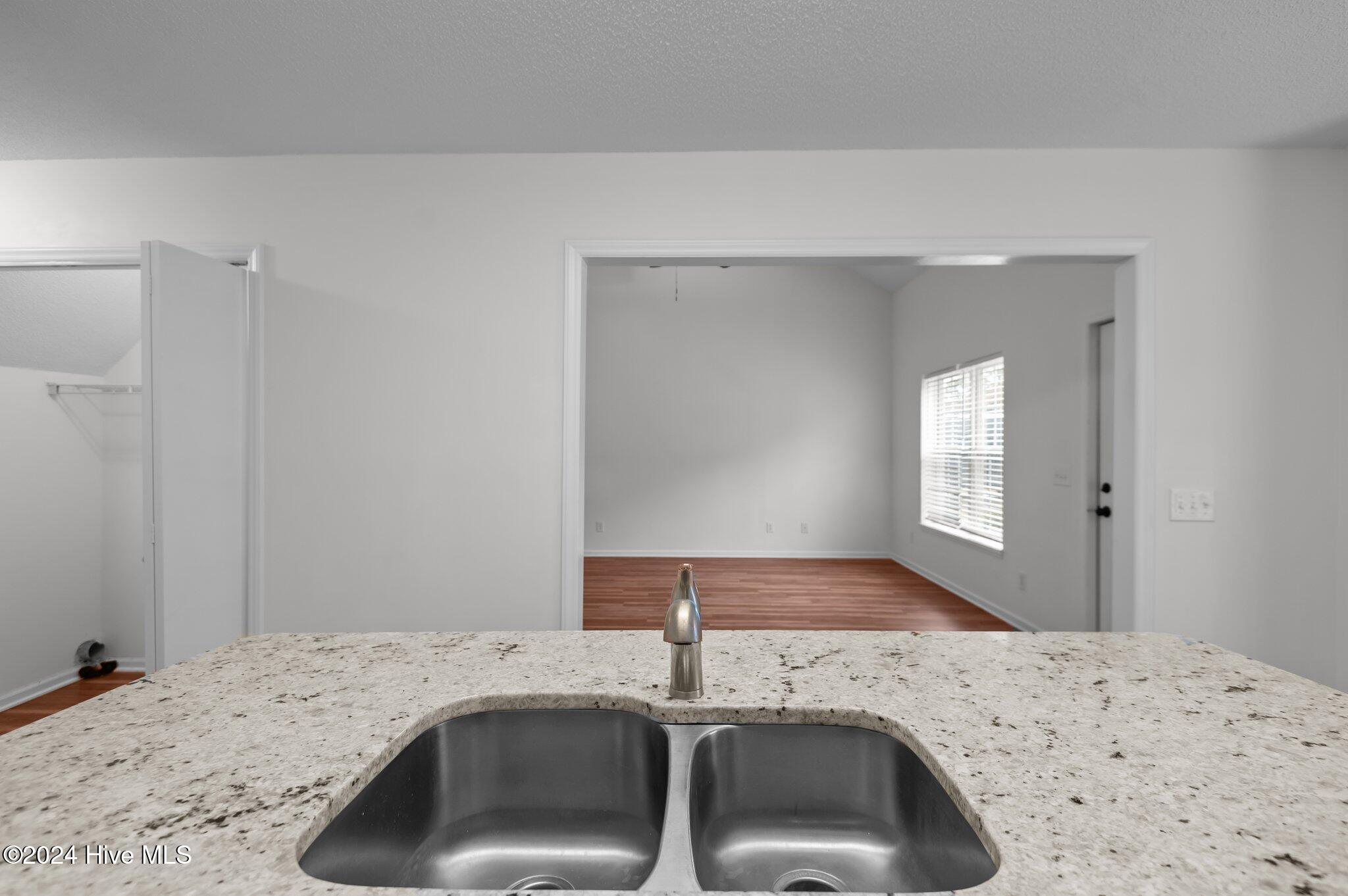 1127 Brownlea Drive A Property Photo 6