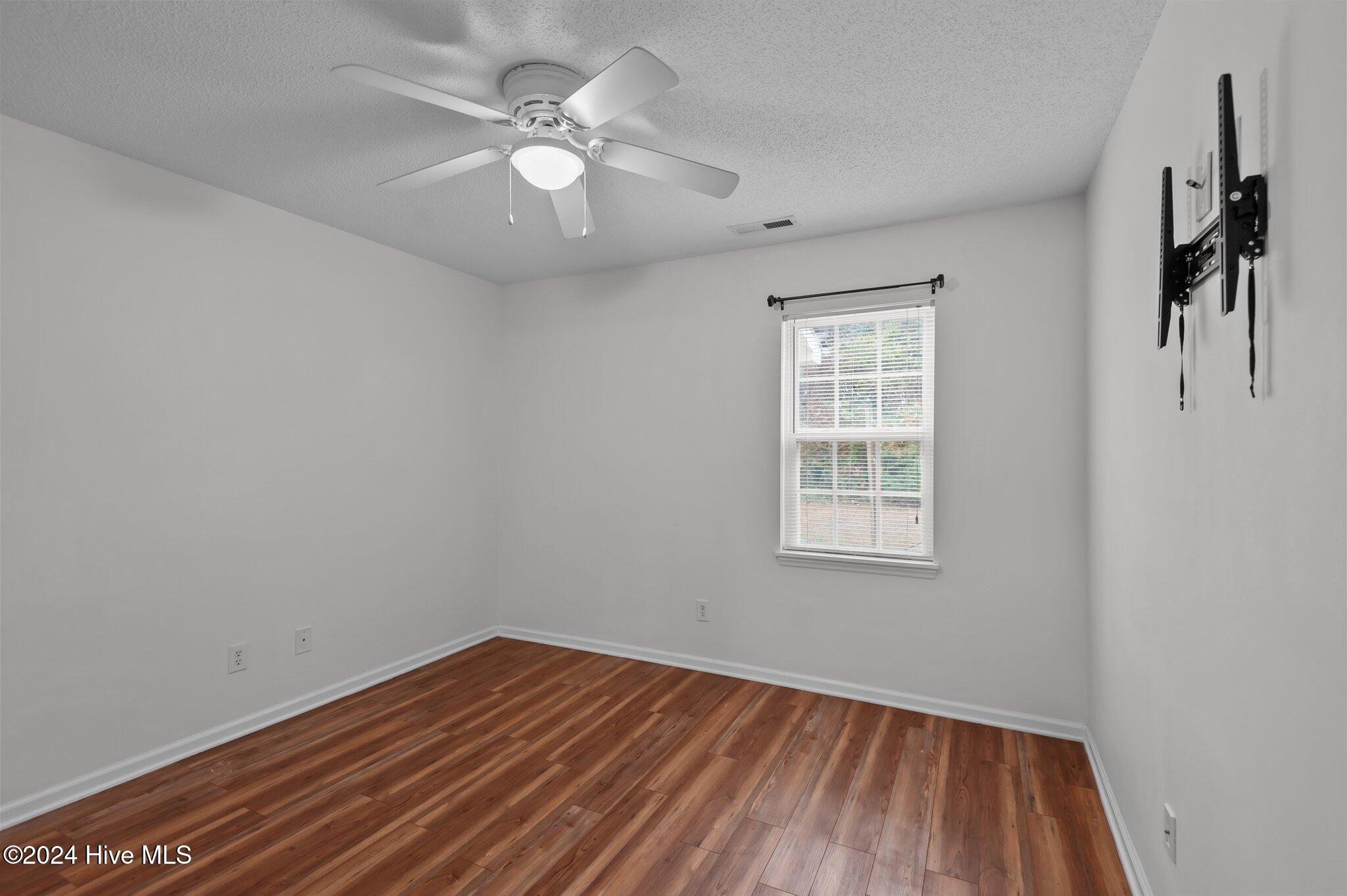 1127 Brownlea Drive A Property Photo 11