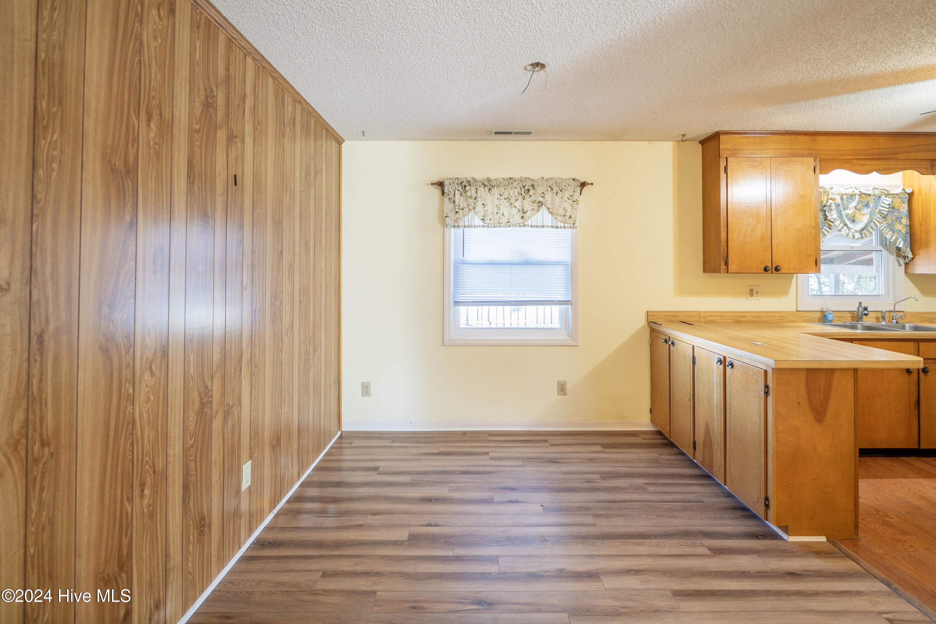 4837 Sandy Court Property Photo 23