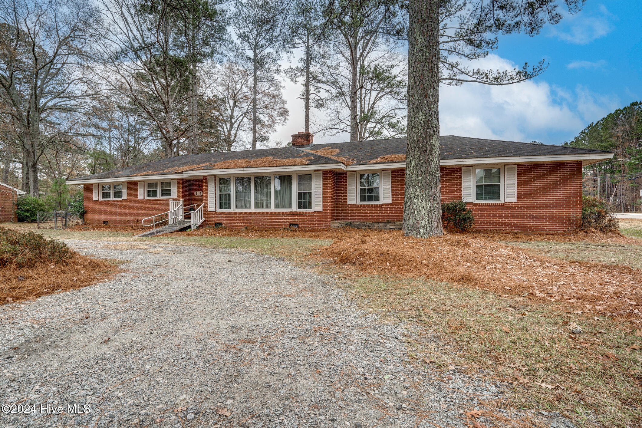 101 Crestview Road Property Photo 2