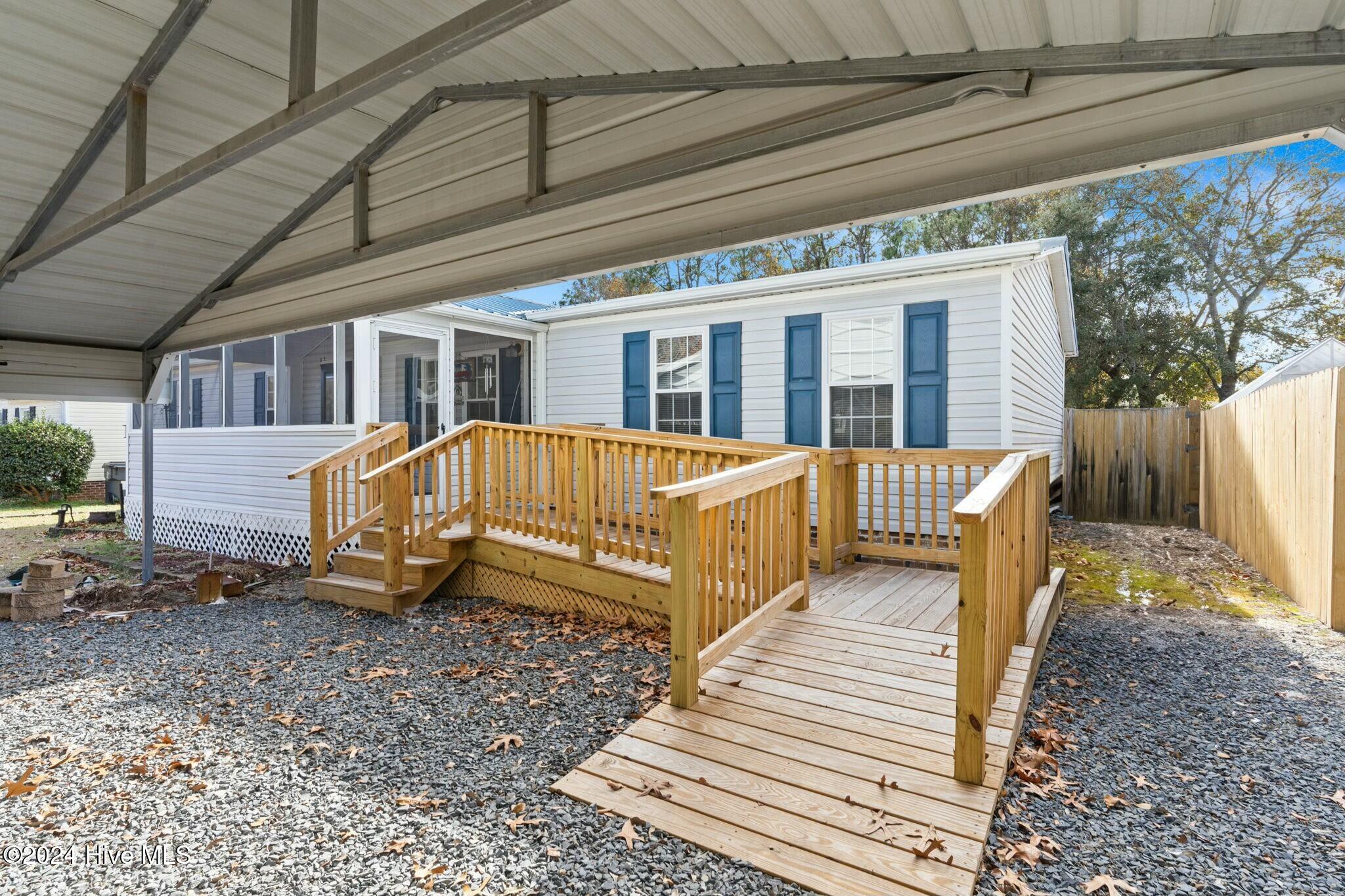463 Kara Drive Property Photo 4