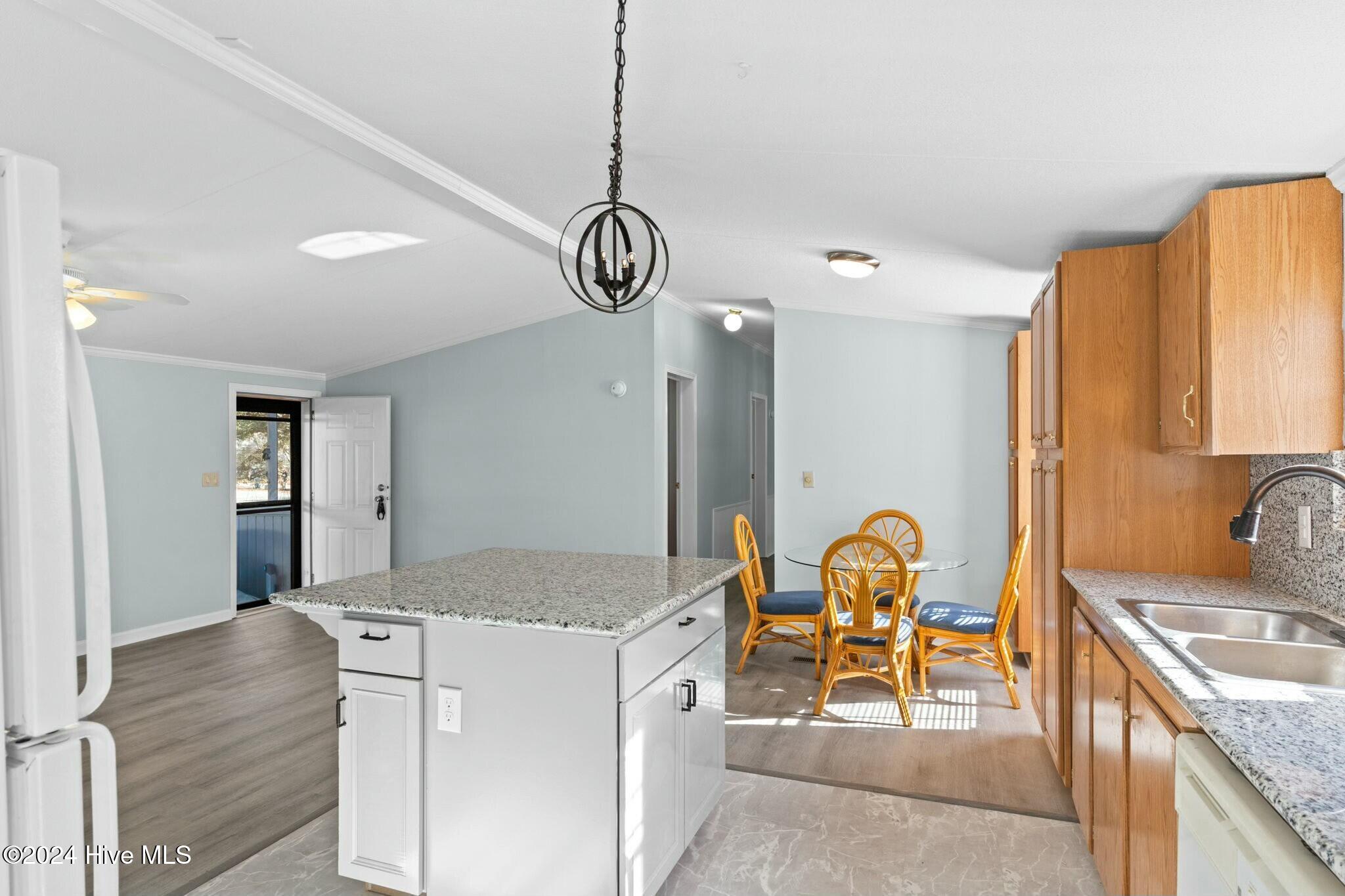 463 Kara Drive Property Photo 11