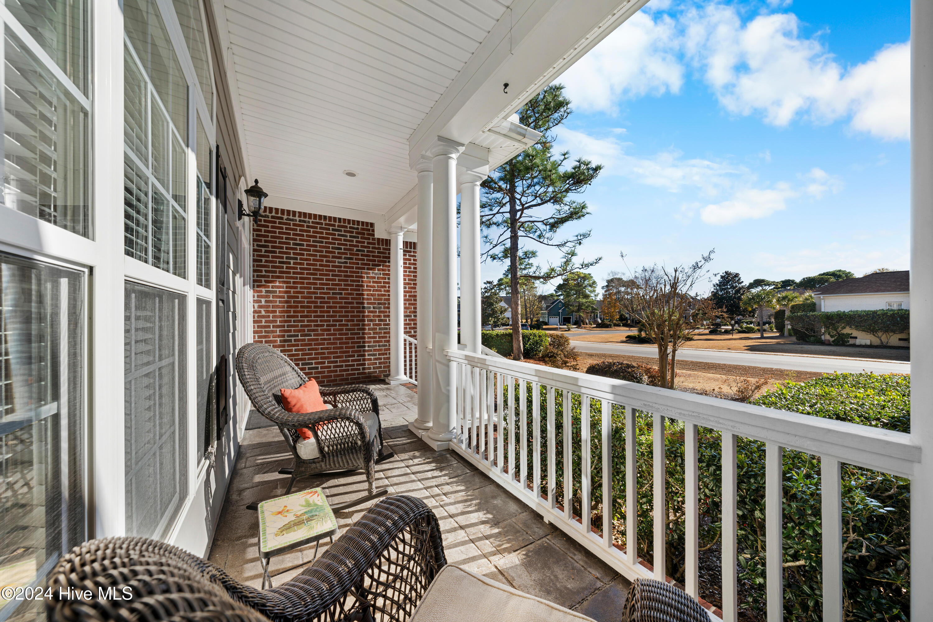 2472 St James Drive Property Photo 4