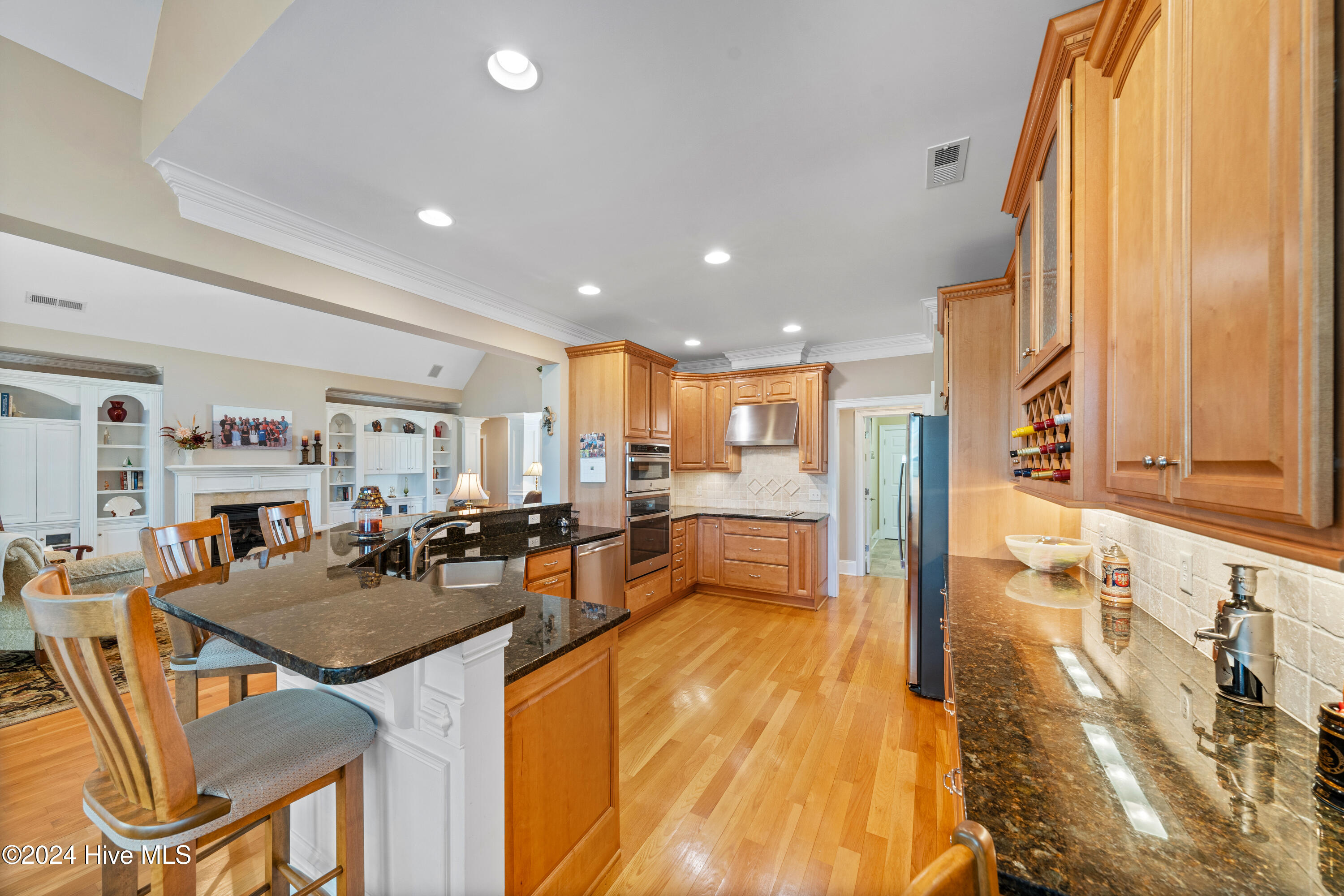 2472 St James Drive Property Photo 15