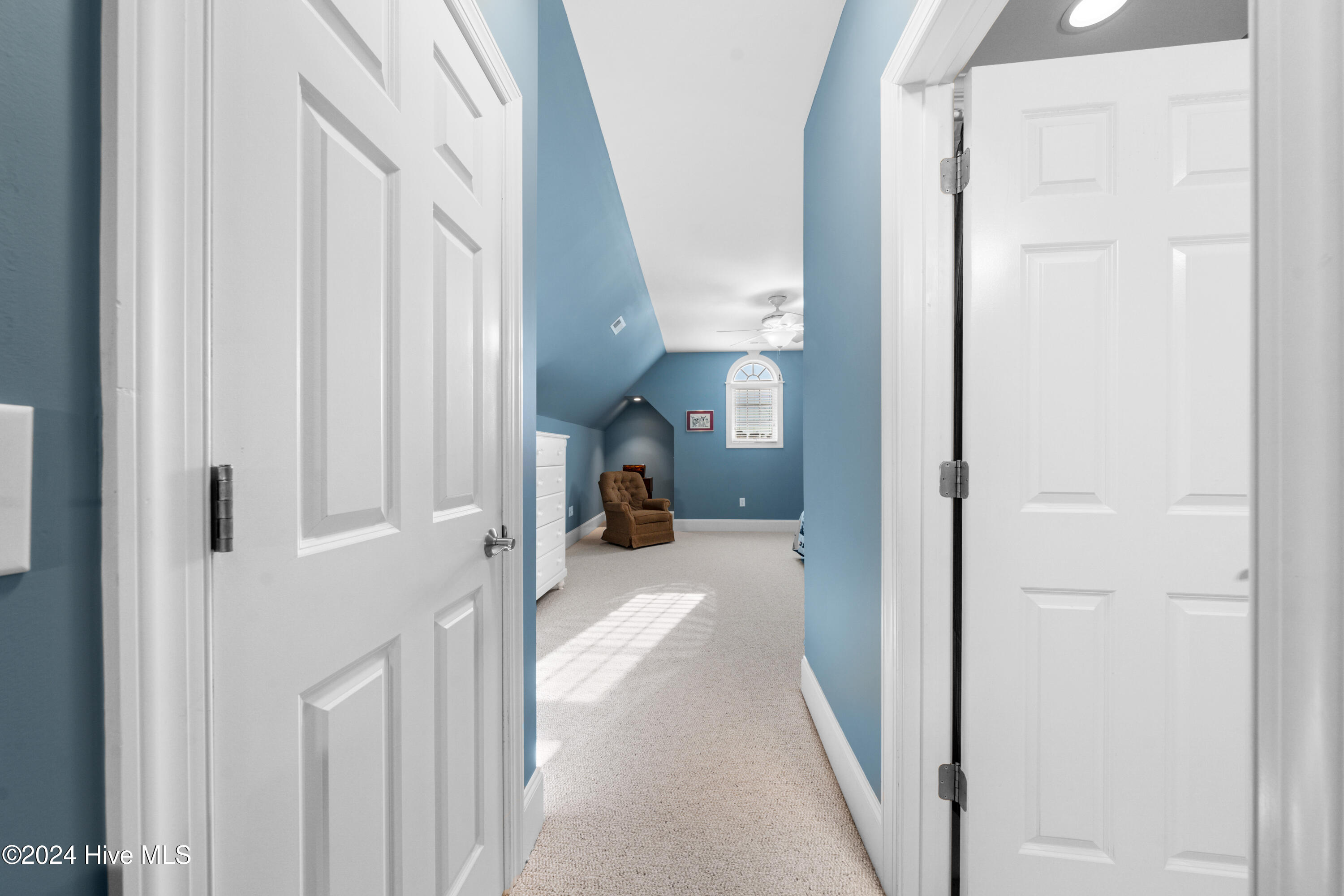 2472 St James Drive Property Photo 23