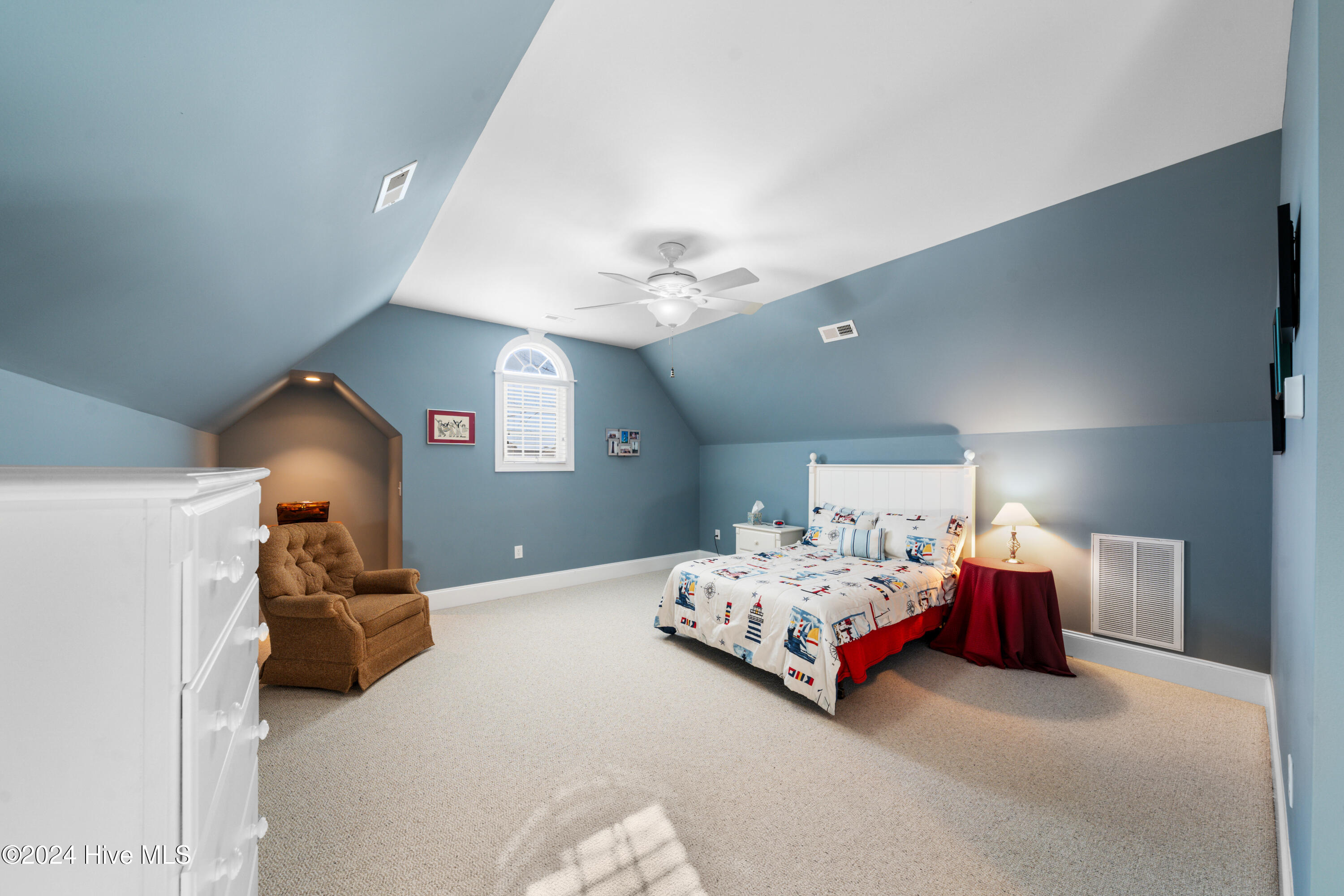 2472 St James Drive Property Photo 24