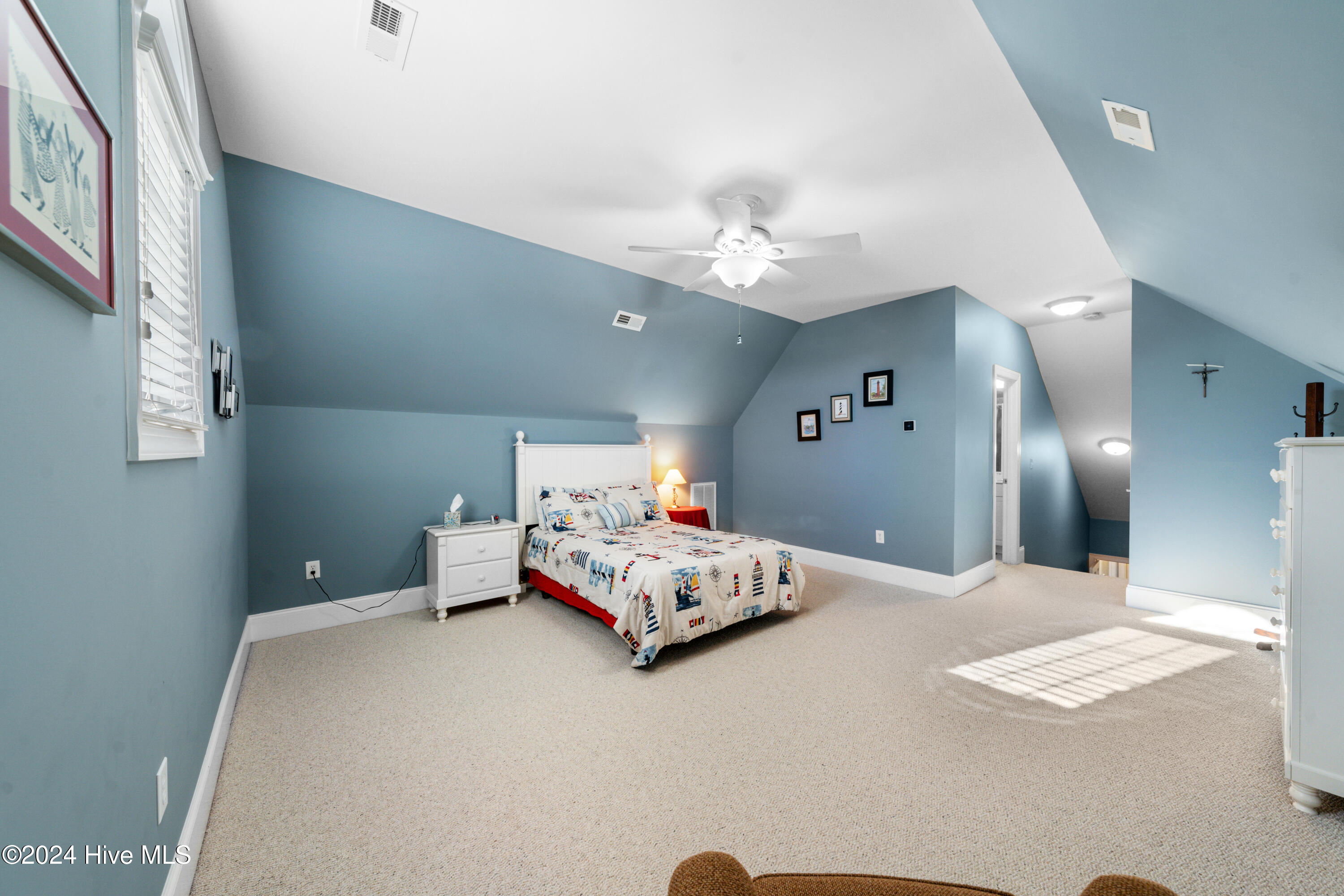 2472 St James Drive Property Photo 25