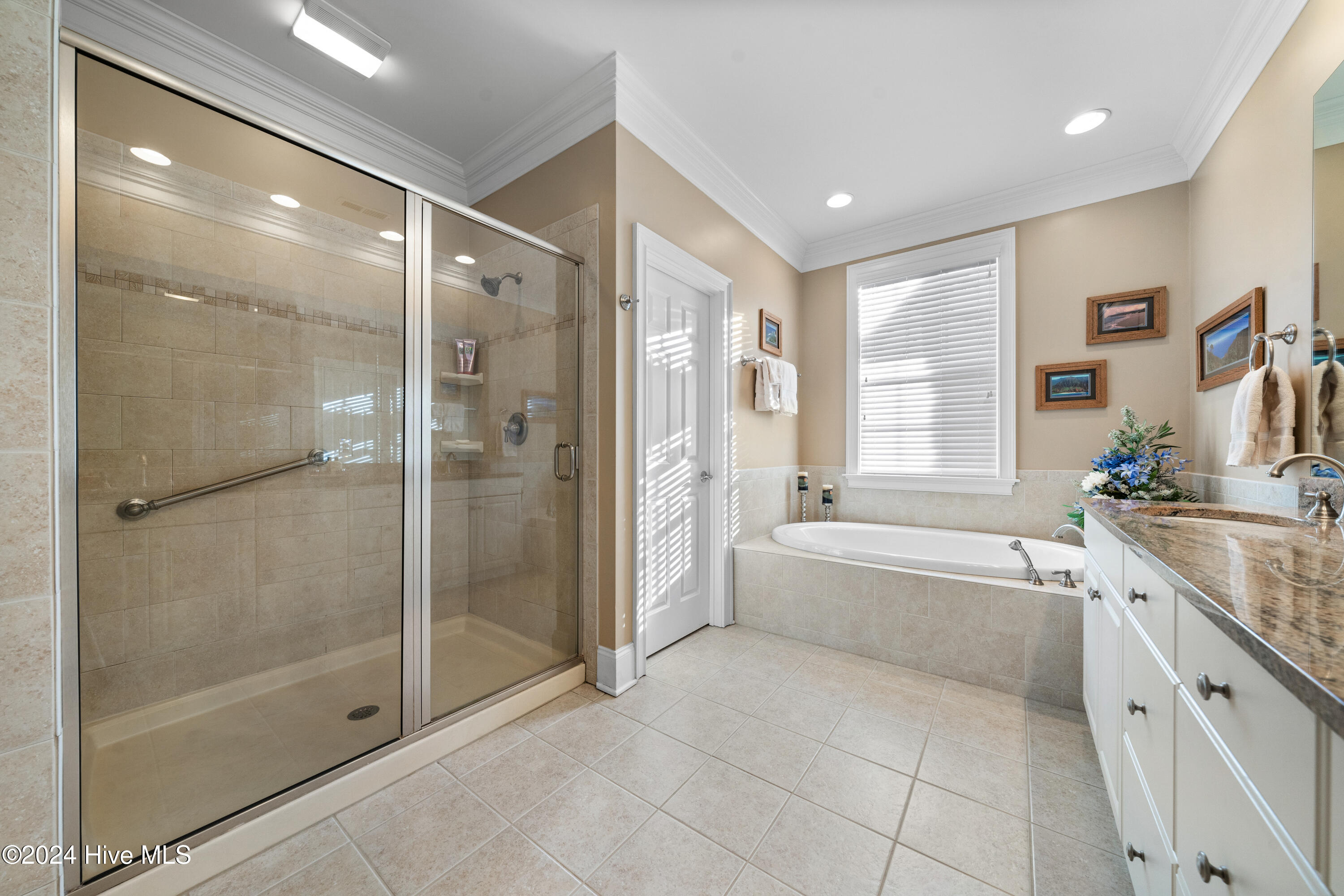 2472 St James Drive Property Photo 39