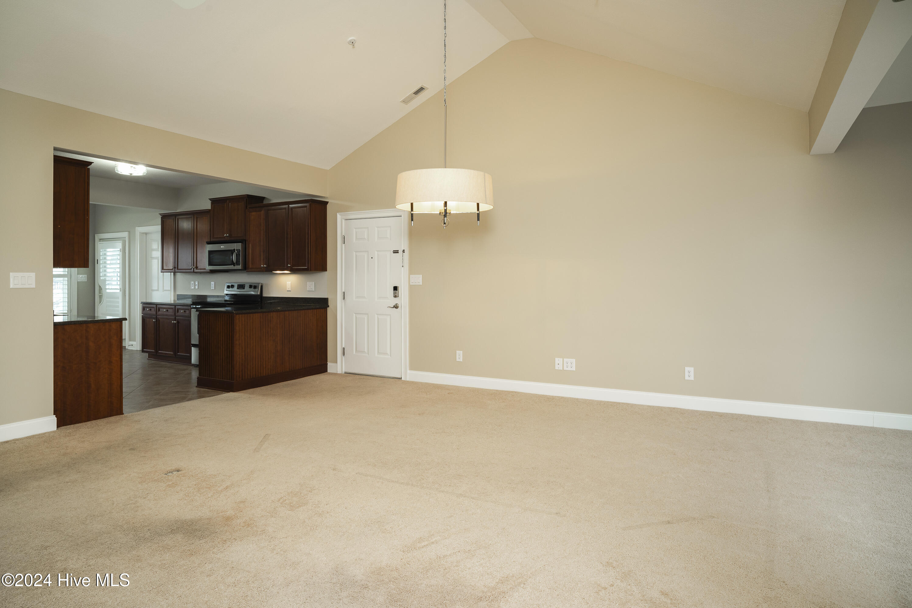 417 Captains Cove Unit E Property Photo 3