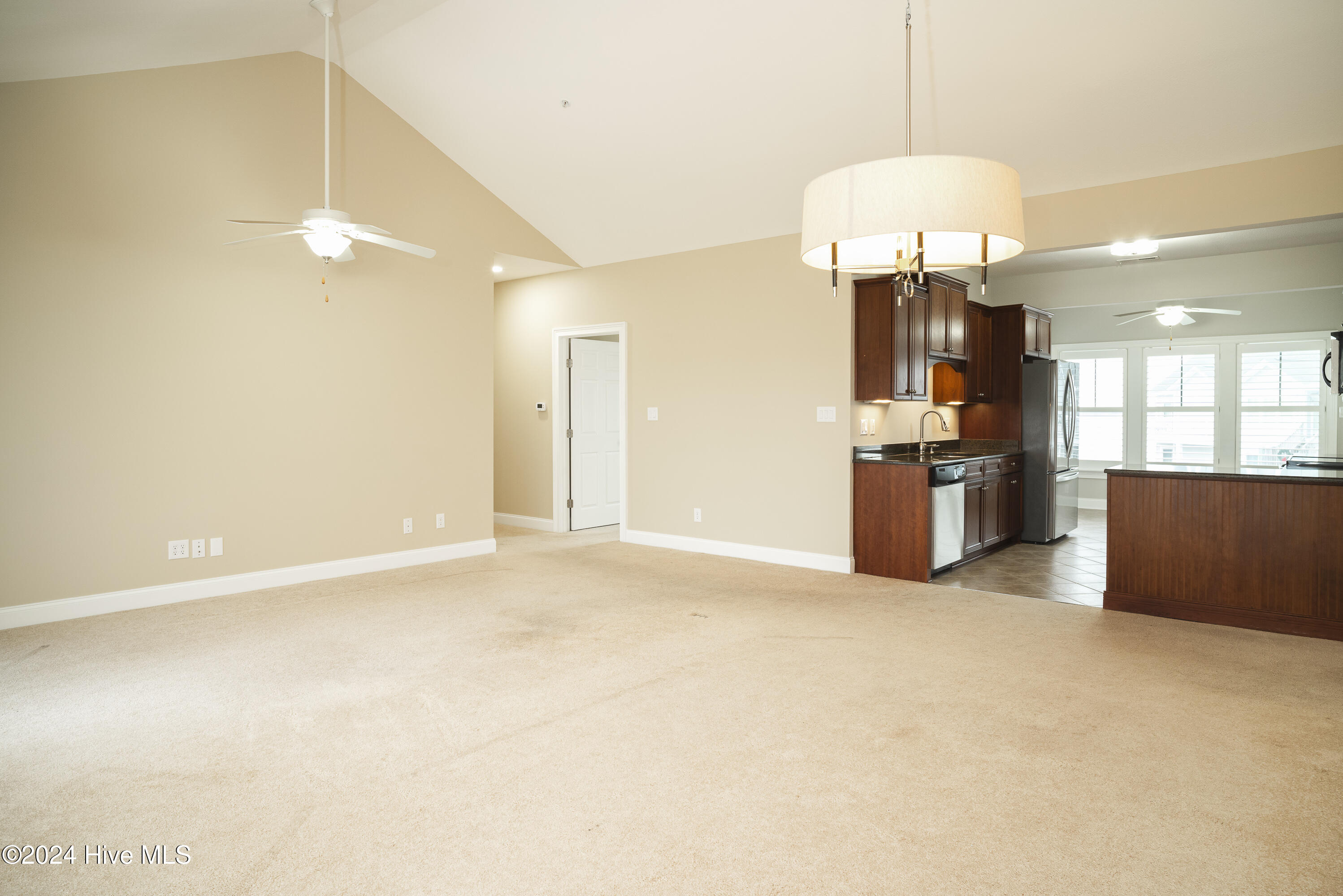 417 Captains Cove Unit E Property Photo 6