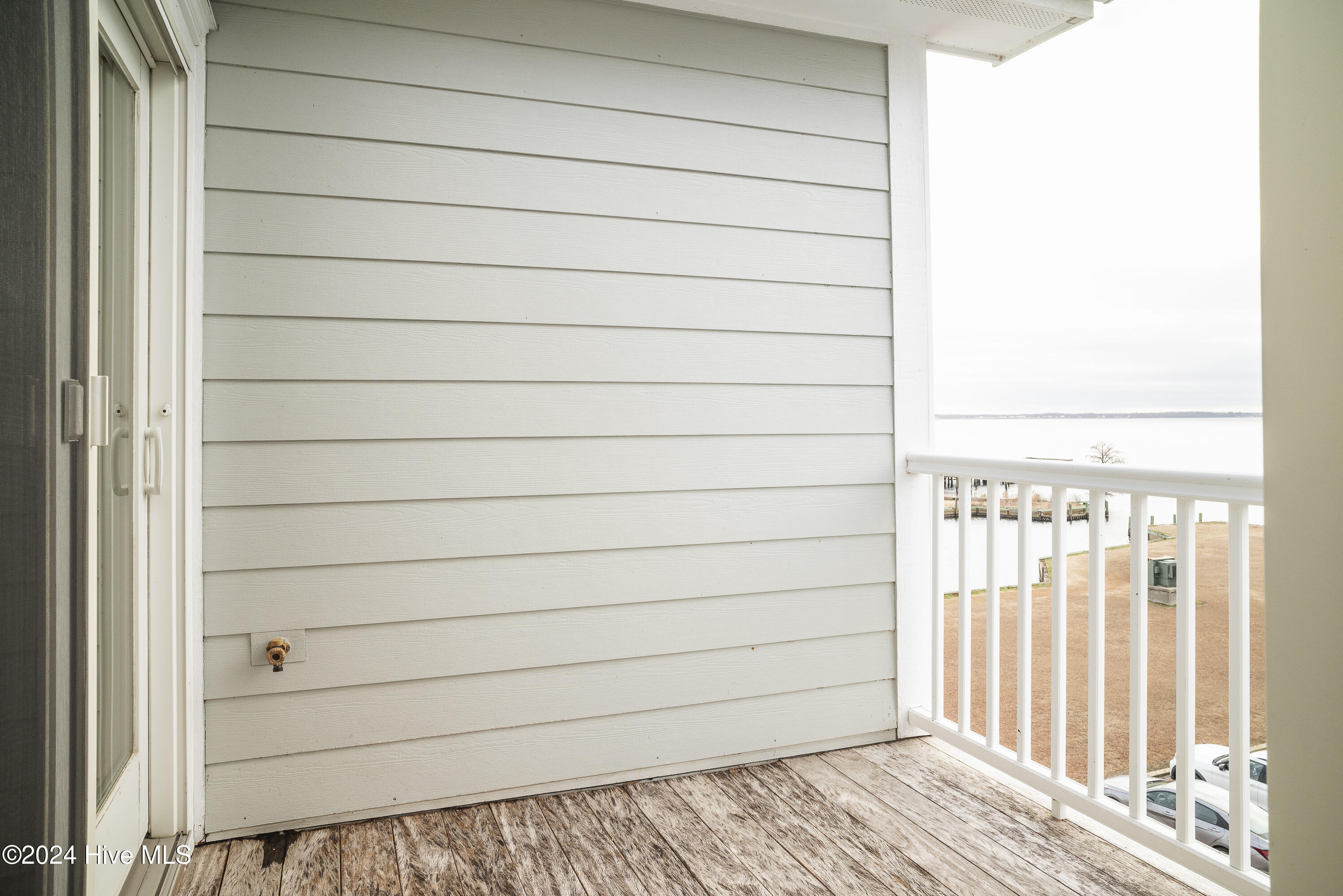 417 Captains Cove Unit E Property Photo 12