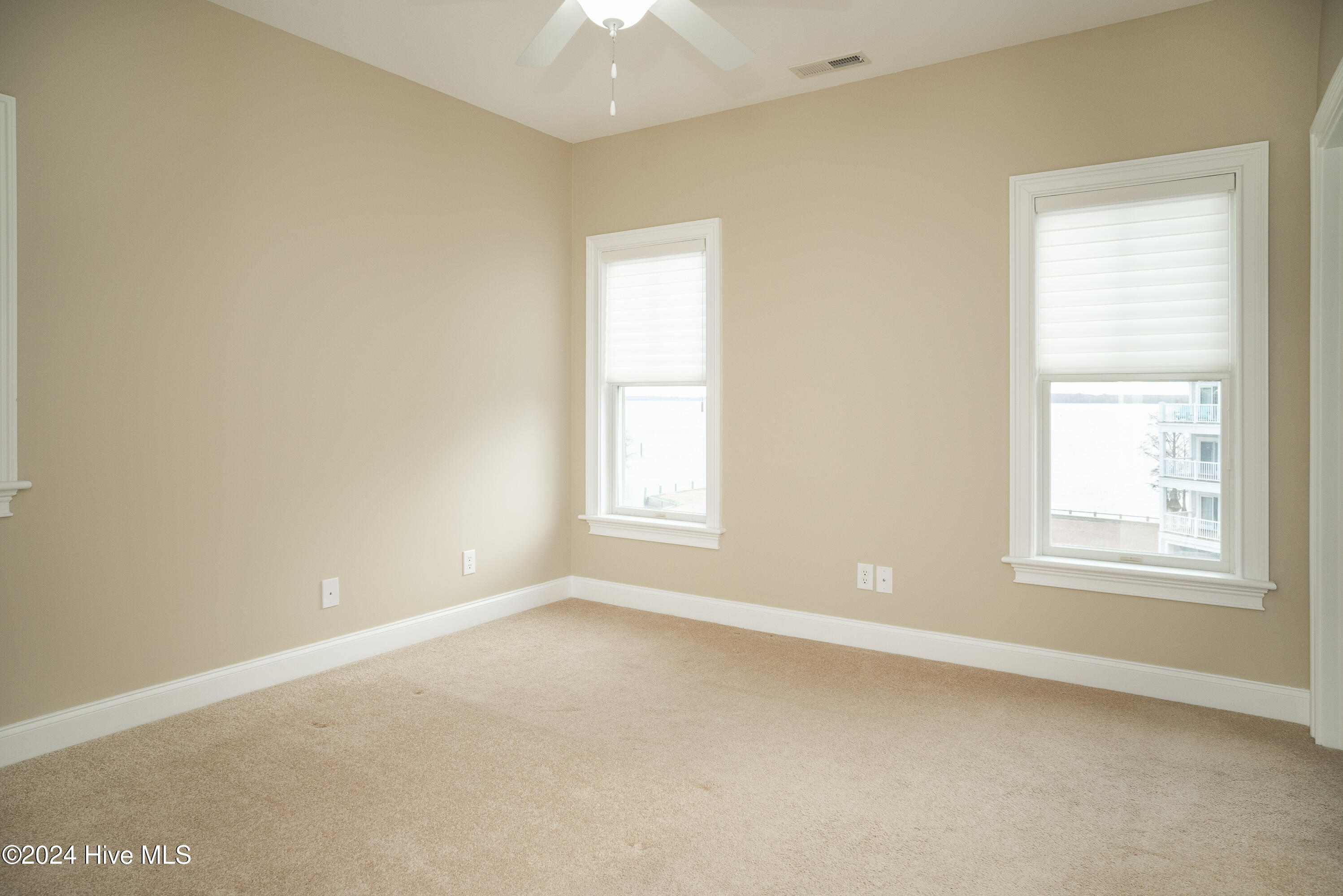 417 Captains Cove Unit E Property Photo 16